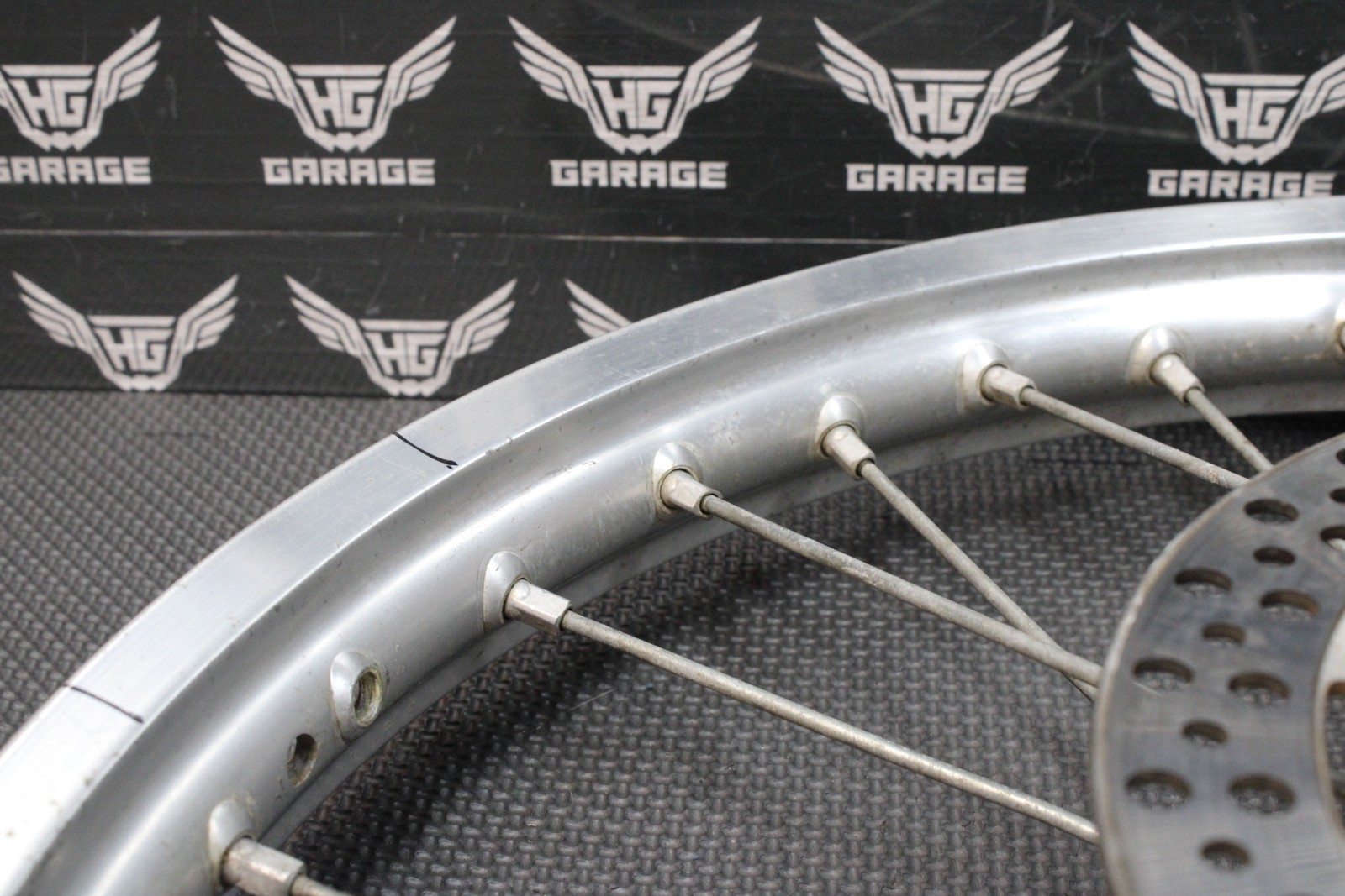 2000 YAMAHA YZ250 21″ X 1.60″ OEM FRONT WHEEL RIM HUB 4SS-25111-01-00