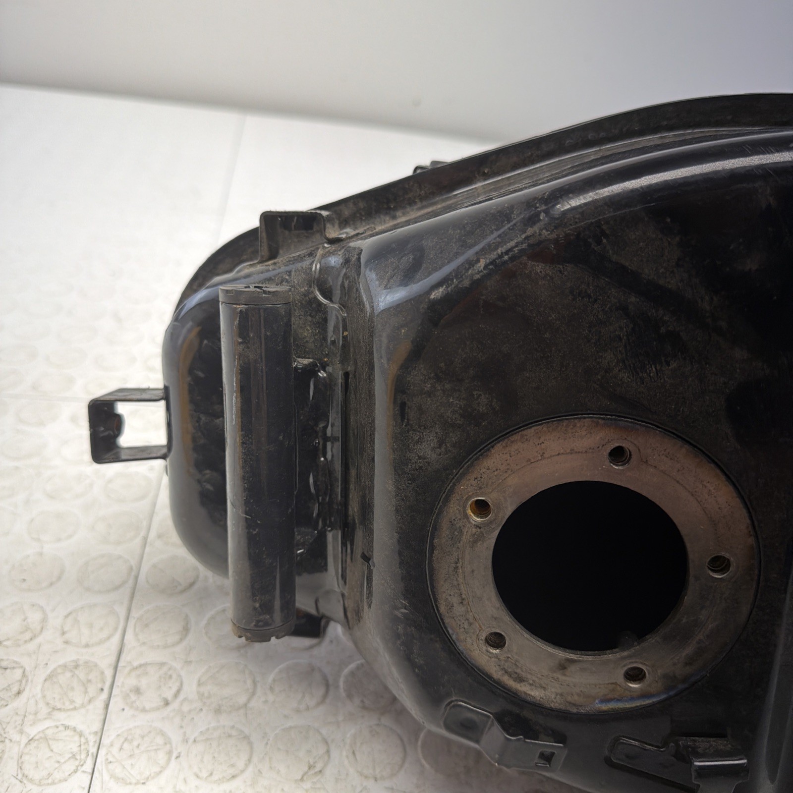 22-23 CFMoto 300SS GAS TANK FUEL CELL PETROL RESERVOIR BLACK OEM Good Mint 2022