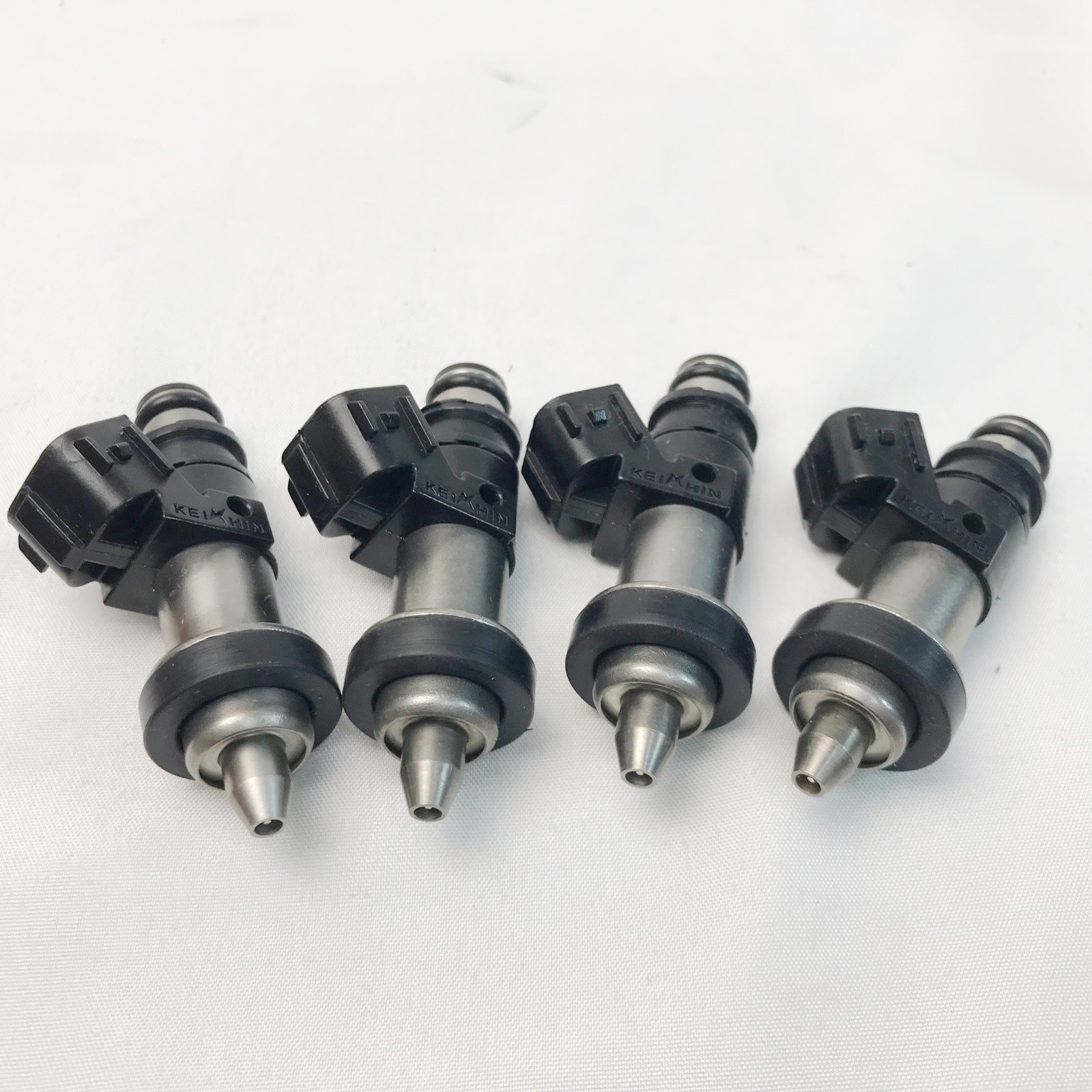 4X Fuel Injectors 15710-24F00 For Suzuki GSXR 600 750 1000 Hayabusa GSX1300 R RZ