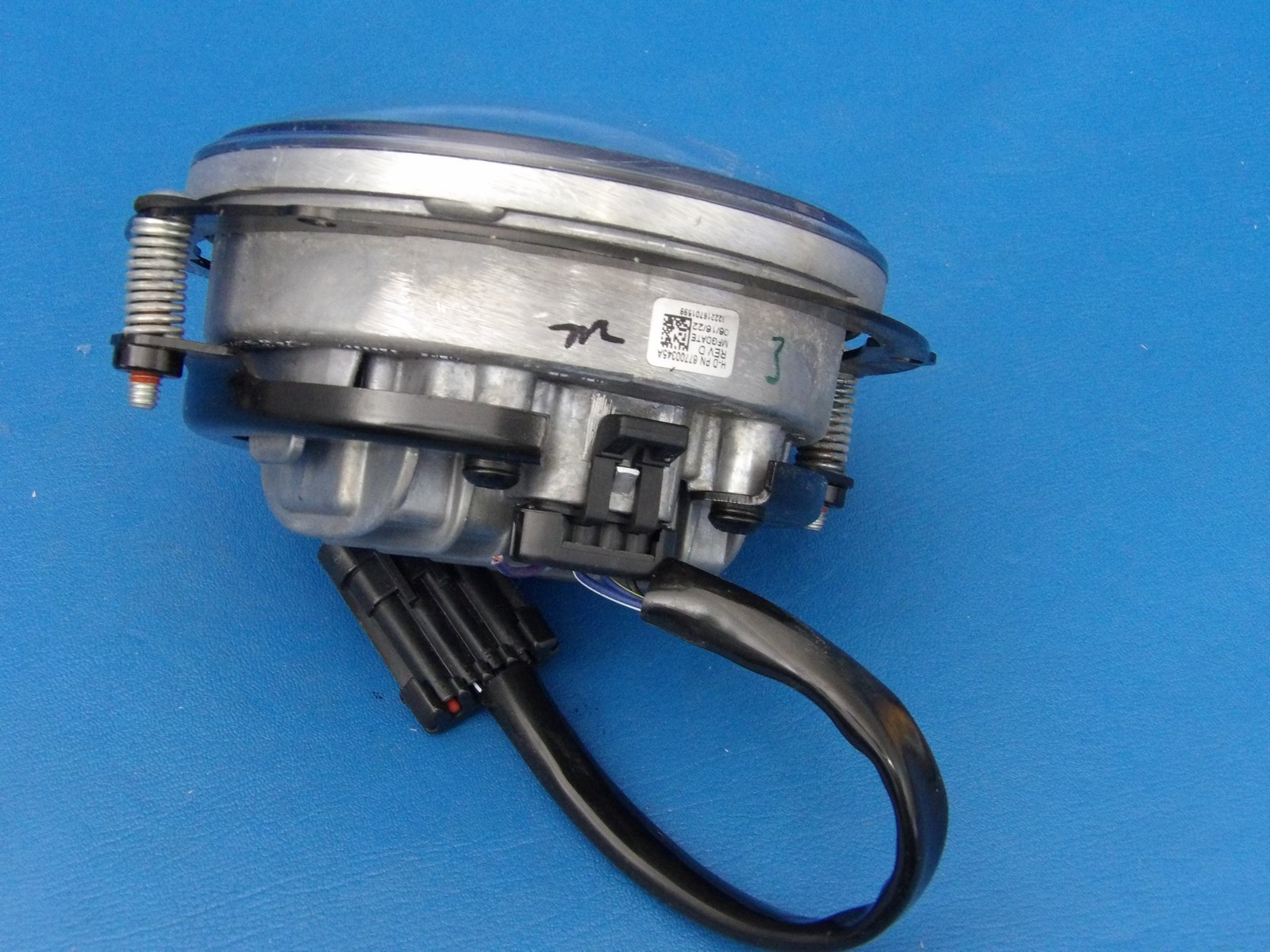 Harley-Davidson 21-26 Softail Street Bob OEM 5.75″ LED Headlight 67700345A
