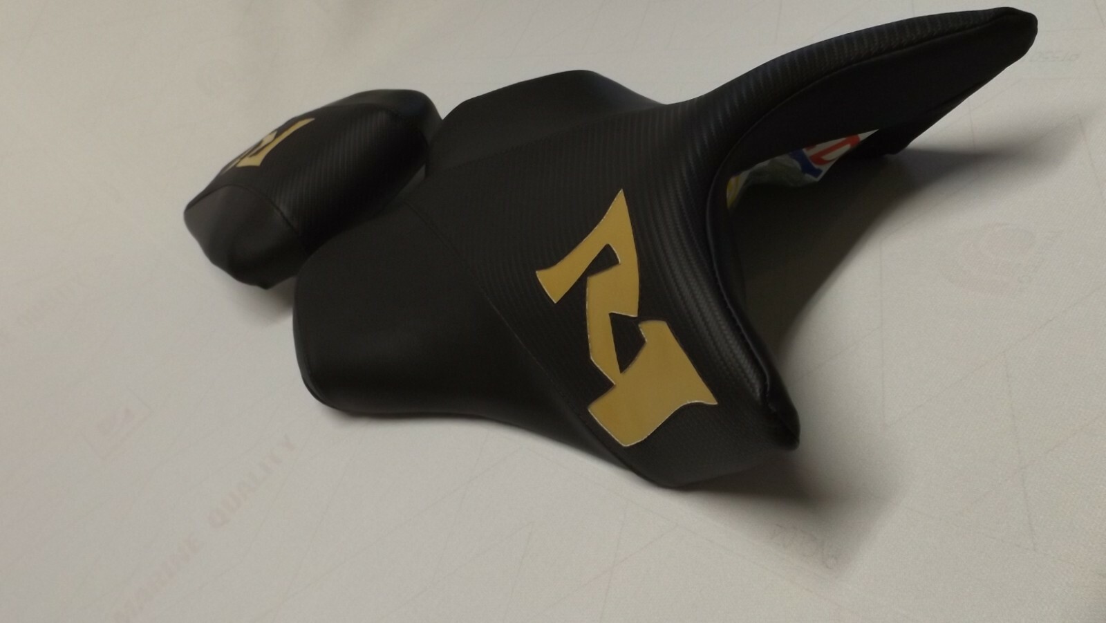 YAMAHA 07/08 BLACK CARBON FIBER TEX./GOLD CUSTOM FRONT & REAR SEAT COVERS YZF R1