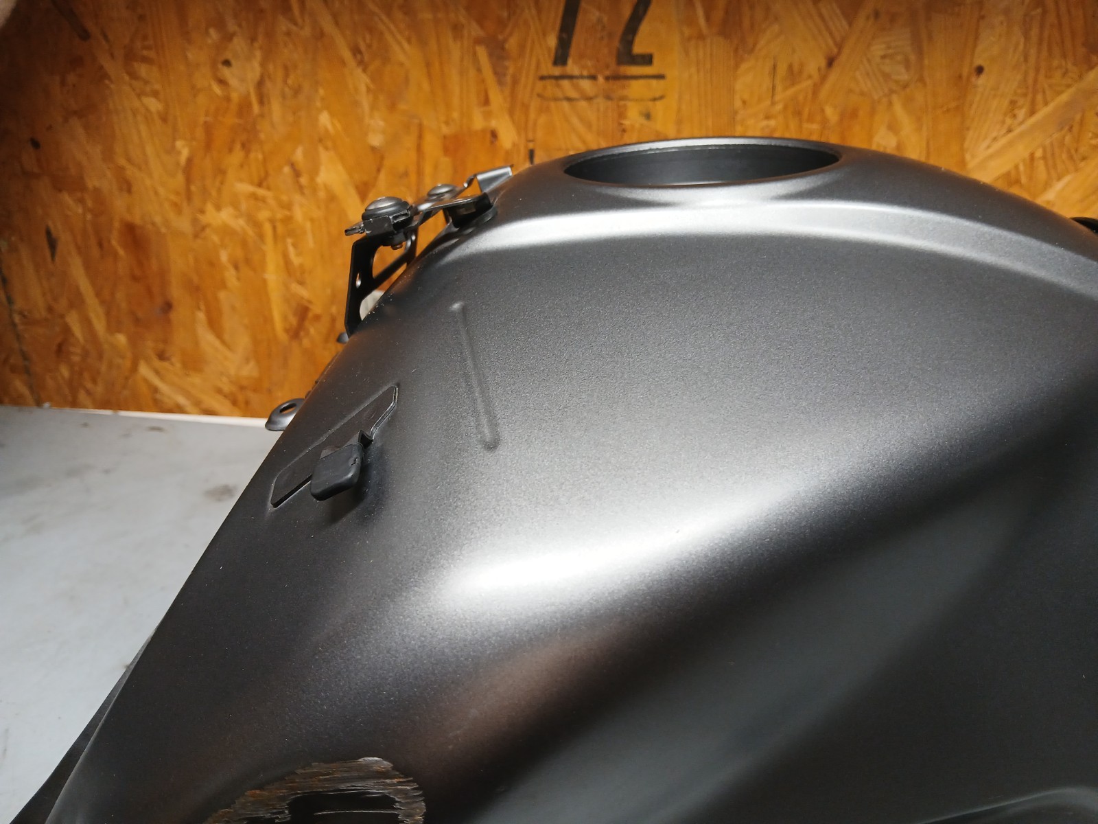2015-2020 Yamaha FJ-09 Gas Tank Fuel Cell Petrol Reservoir OEM 15-2020 2015