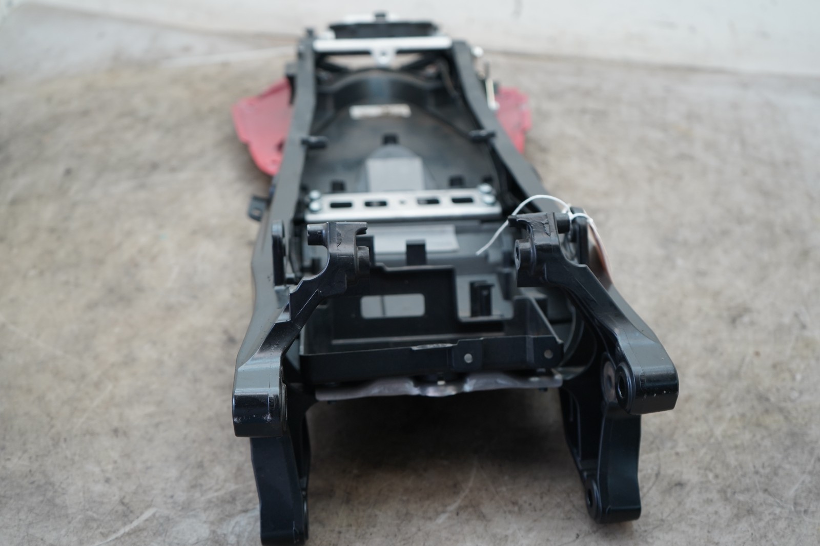 15 SUZUKI GSXR 1000 REAR SUBFRAME E-1686