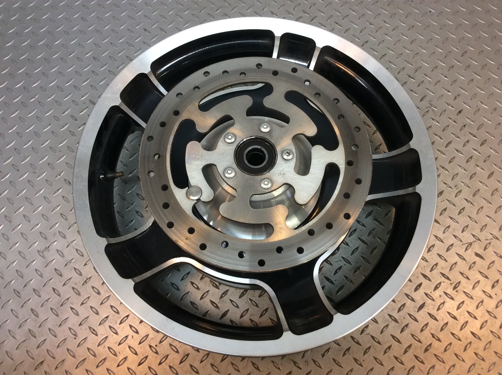 09-25 Harley Davidson Touring 5 Spoke Airstrike Front Rim Wheel 18×3.5 25mm