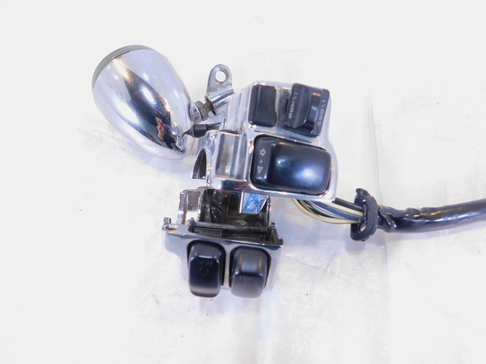 07-08 Harley Screamin Eagle CVO Road King Chrome Right Handlebar Switch Buttons