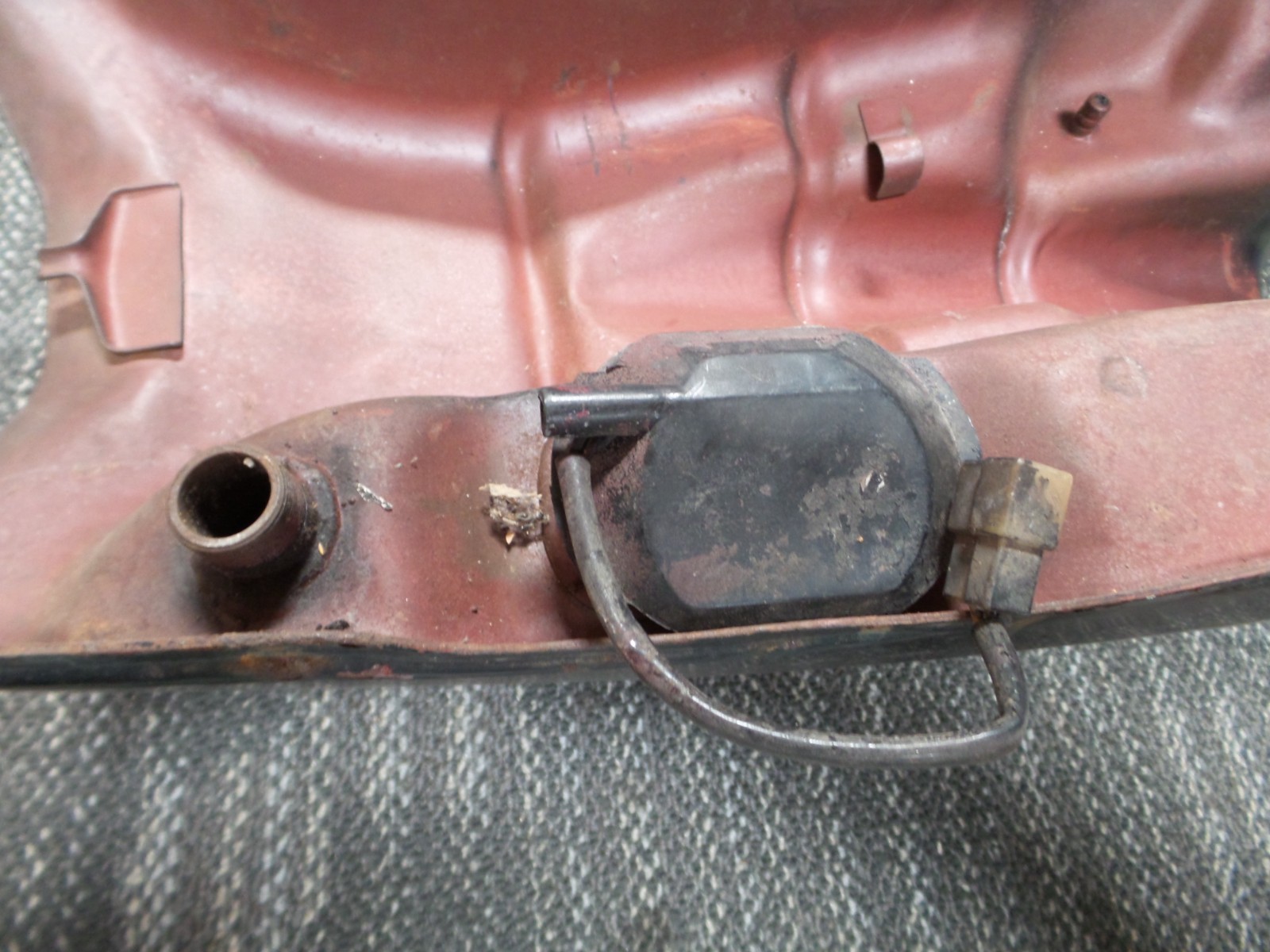 Kawasaki Z1R Gas Tank – Surface Rust, No Dings