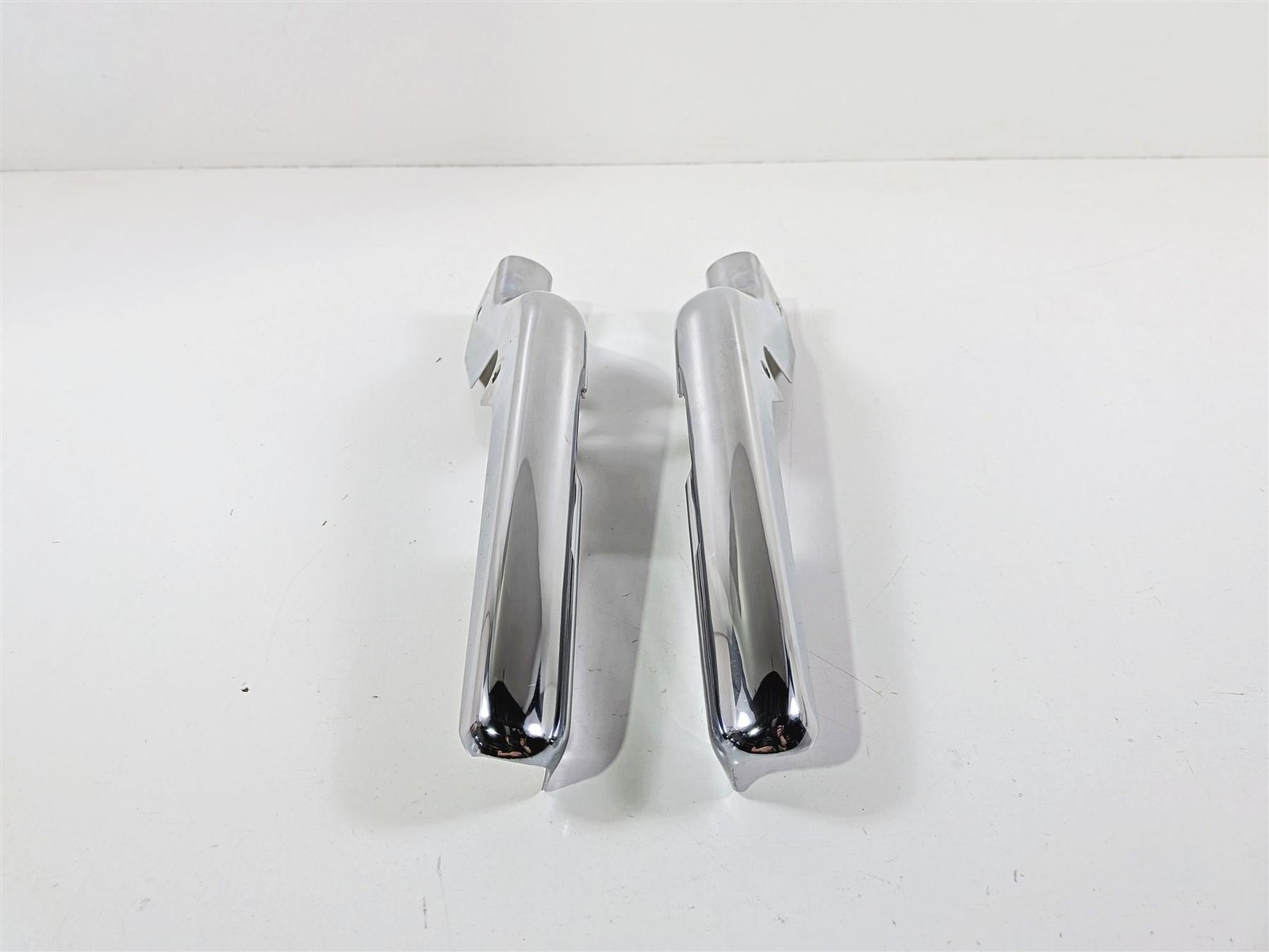2006 Harley Touring FLHTCU SE CVO Electra Glide Frame Chrome Struts 47504-97
