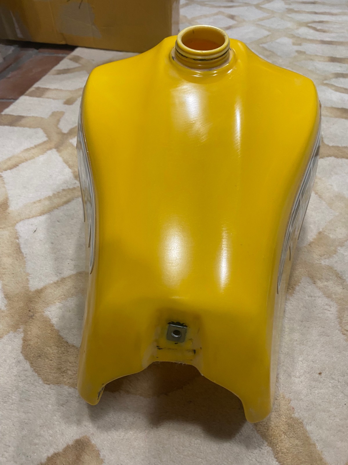 1981 Yamaha YZ 465 Fuel tank and side covers OEM!