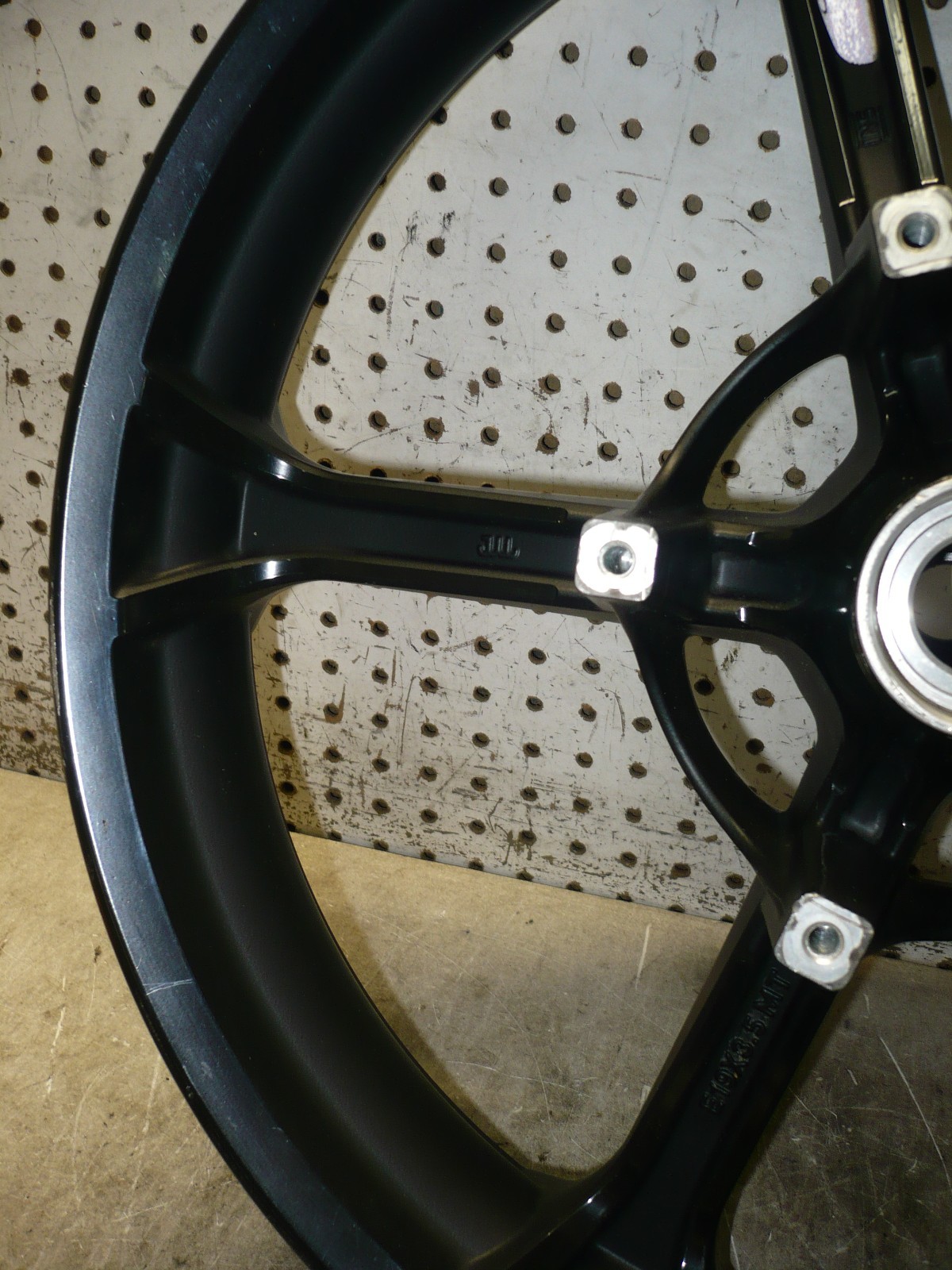 HD HARLEY 00 23 TOURING CVO TOMAHAWK FRONT WHEEL RIM 19X3.50 5 SPOKES