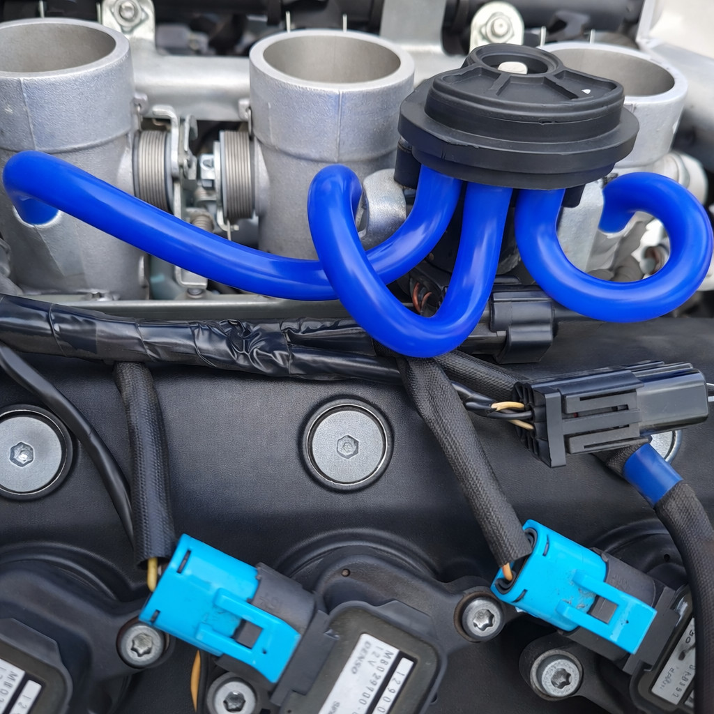 Silicone Vacuum Hose Set Triumph 955i Triple Engine (fuel injected)