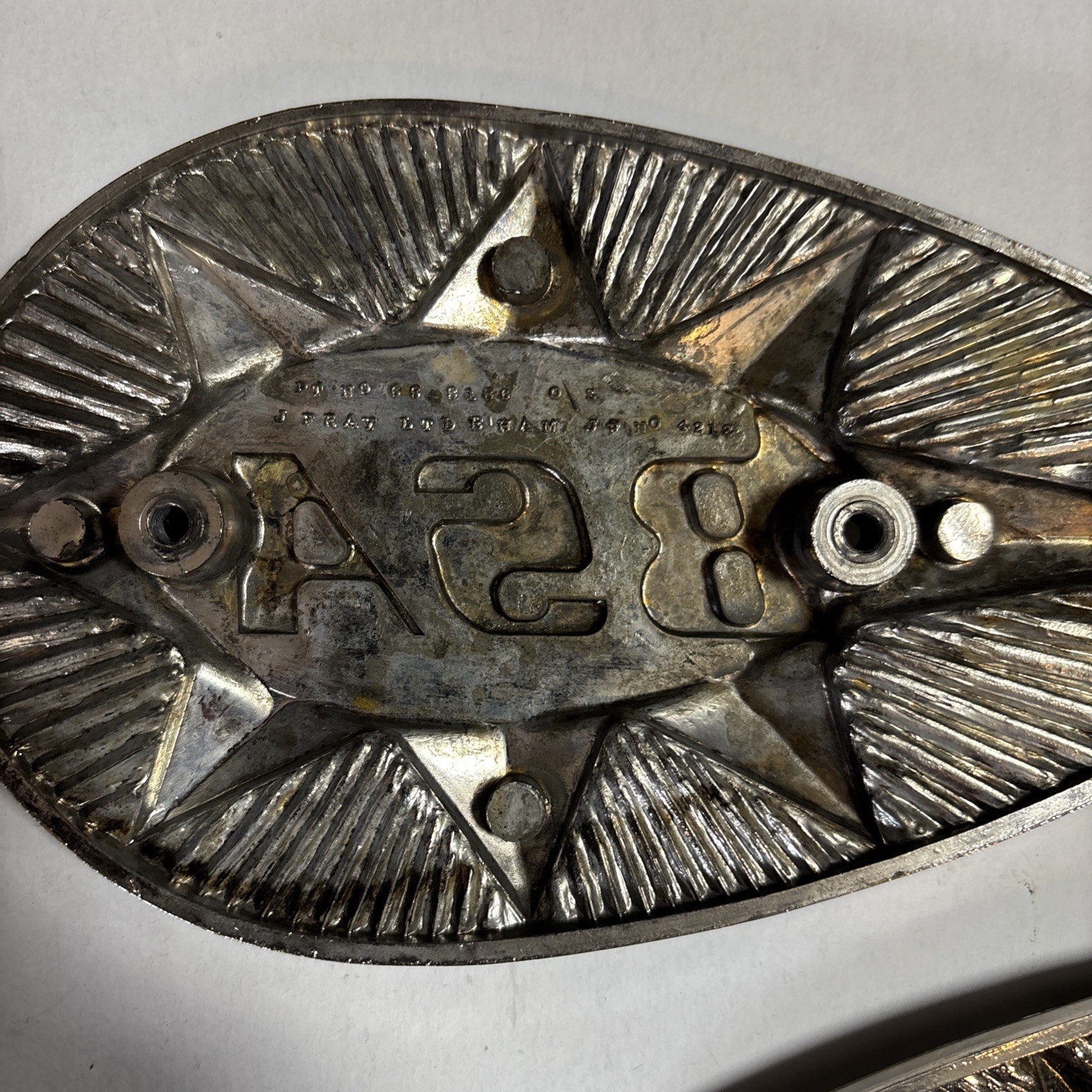 82-9696 82-9695 Gas Fuel Tank Badges MOTIF BSA A65 1968 – 1970 USED