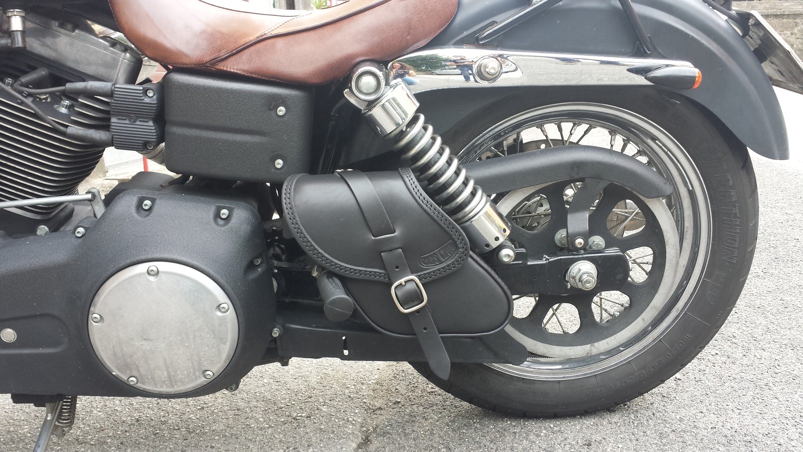 SADDLE BAG SWING ARM BAG FOR DYNA STREET BOB, WIDE GLIDE BEST ITALIAN LEATHER