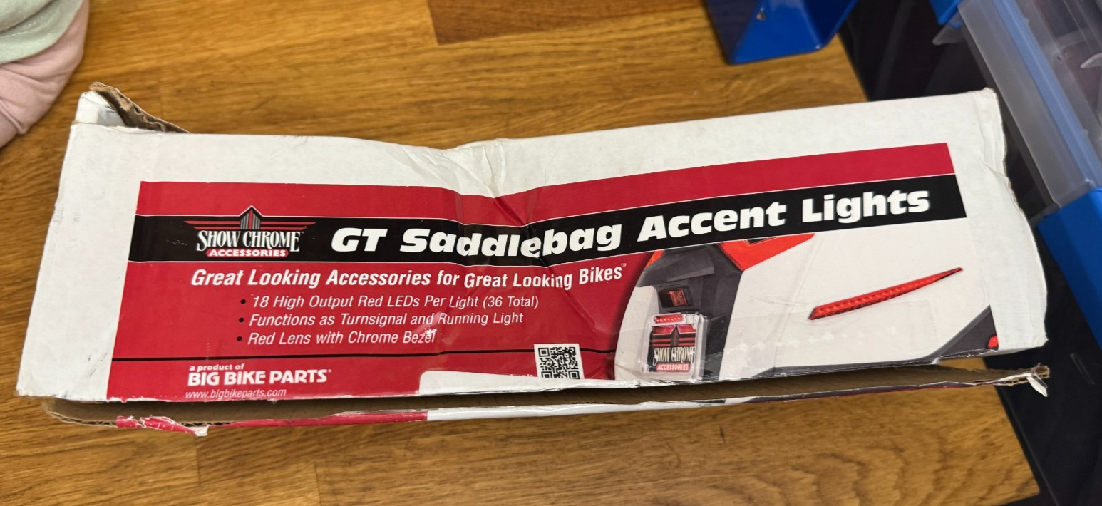 Show Chrome GT Saddlebag Side Accent Light 52-946