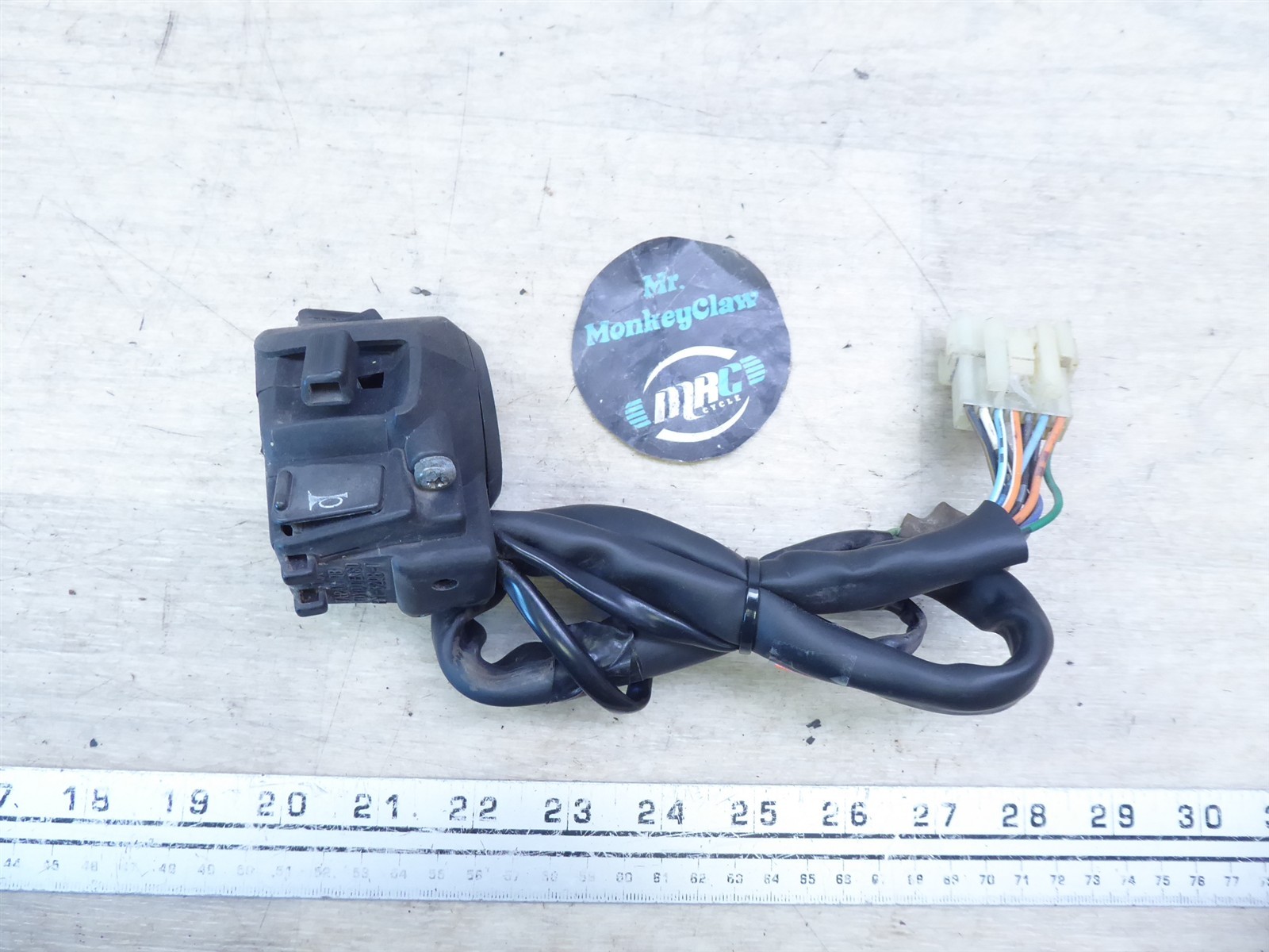 2000 Honda CBR600 F4 H20869) left hand control switches horn button choke lever