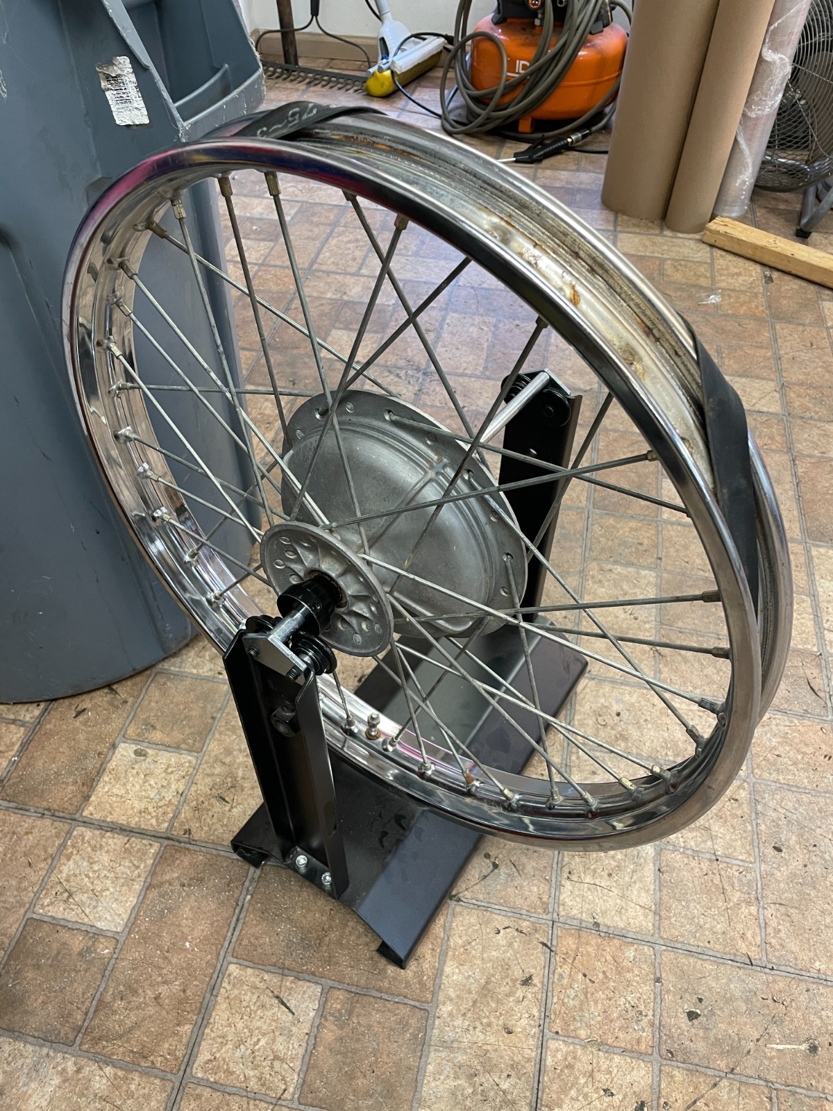 1975 Yamaha DT400 Front Wheel DT dt 400 SEE VIDEO