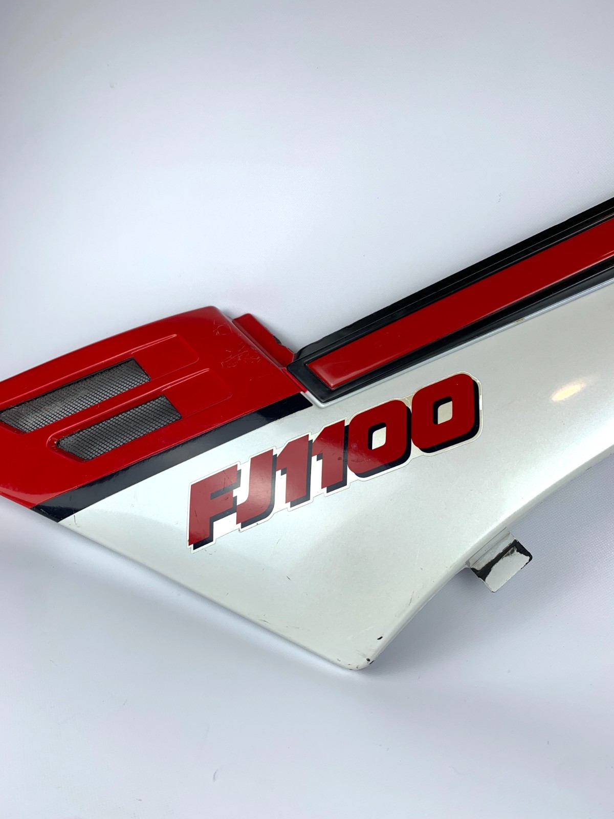 Yamaha FJ1100 1984 85 Left Side Cover Cowl Fairing Plastic Body Panel Red White