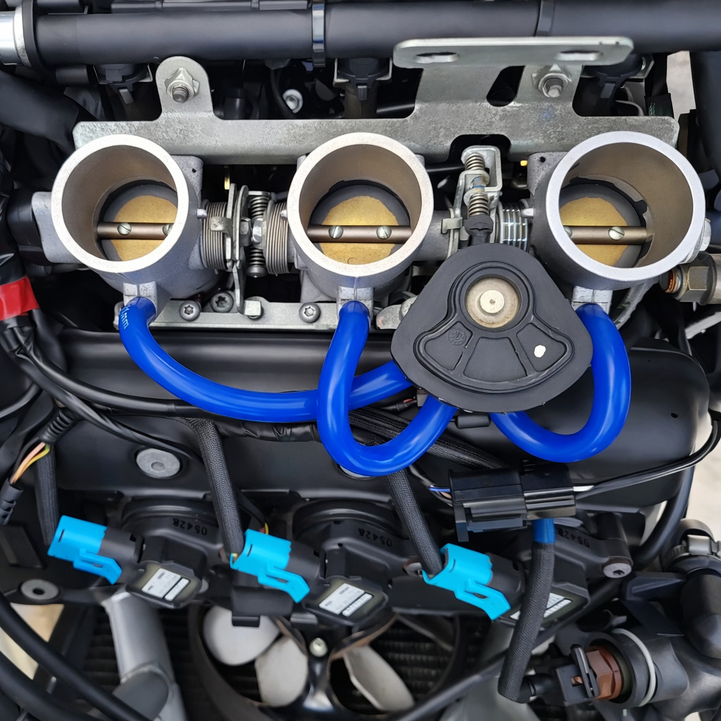 Silicone Vacuum Hose Set Triumph 955i Triple Engine (fuel injected)