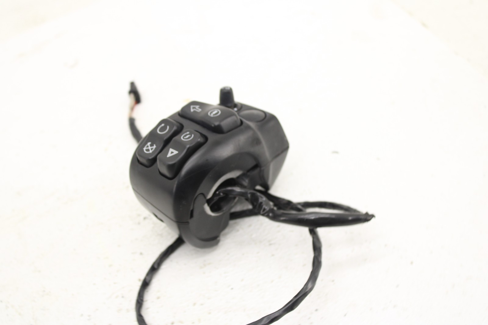2016-2018 Harley Davidson Touring Road Electra Street Right Control Switch Pack