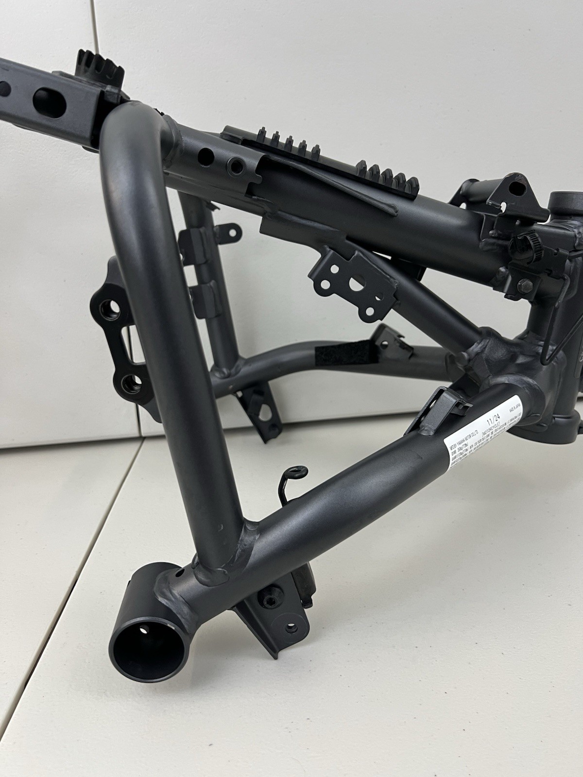 22 23 24 25 2025 Yamaha YZF-R7 YZF R7 Main Frame Chassis STRAIGHT SLVG REG OEM