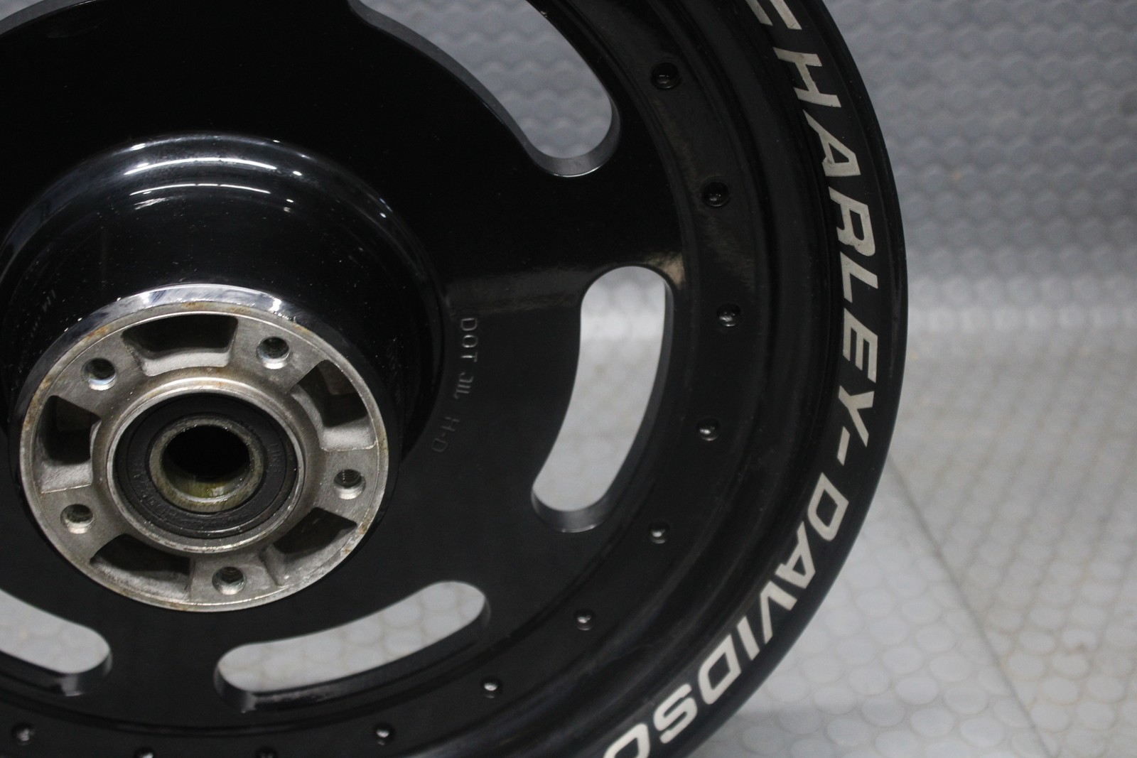2016 Harley Davidson Dyna Fat Bob Fxdf Front Wheel Rim