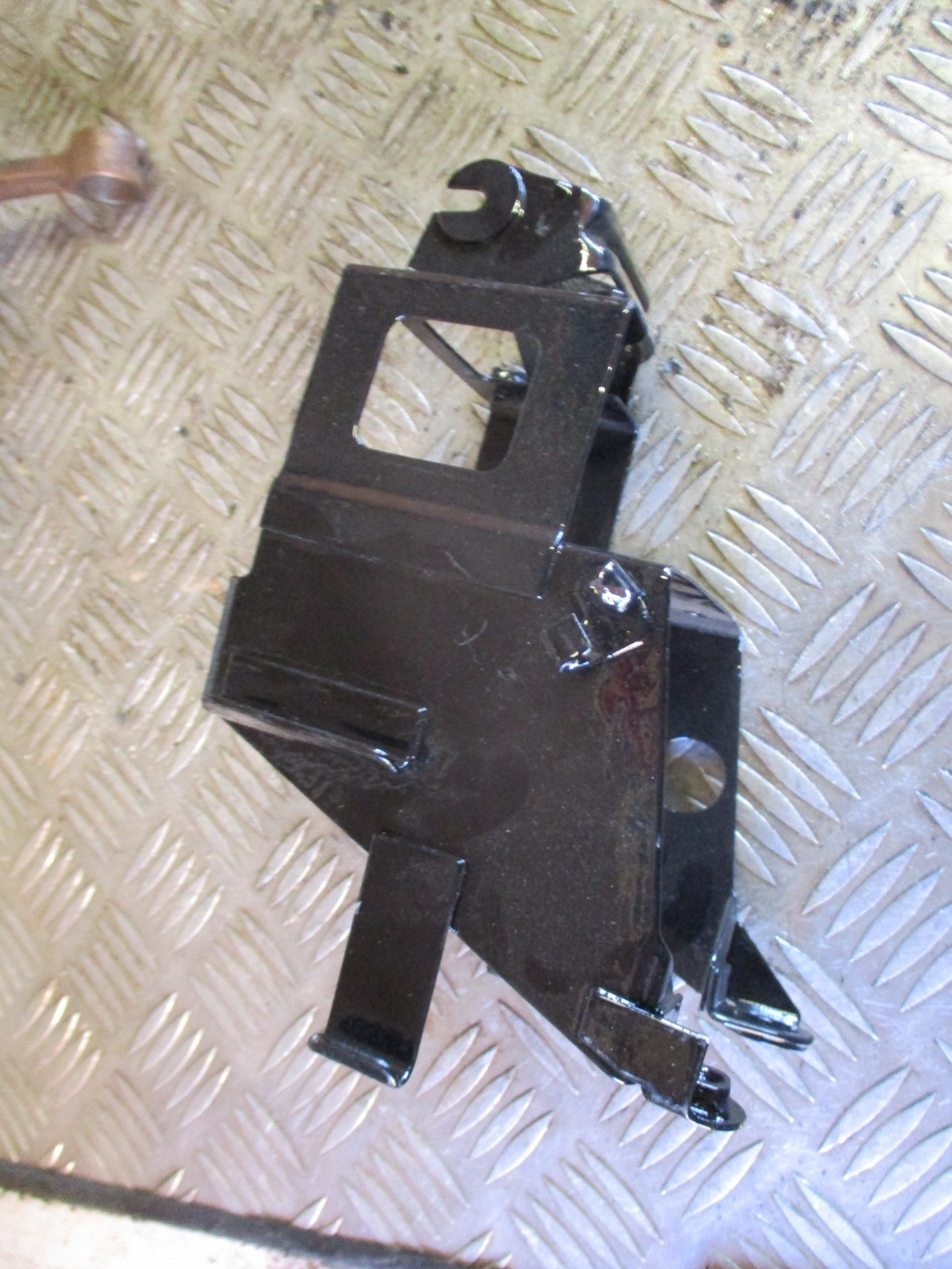 YAMAHA RD250 RD350 YR5 YDS7 BATTERY TRAY SEE DESCRIPTION