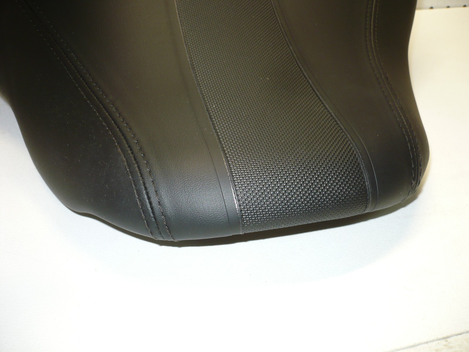 Harley HD 26 Touring NEW Front Driver Low Profile Solo Seat Smooth OEM 52000690