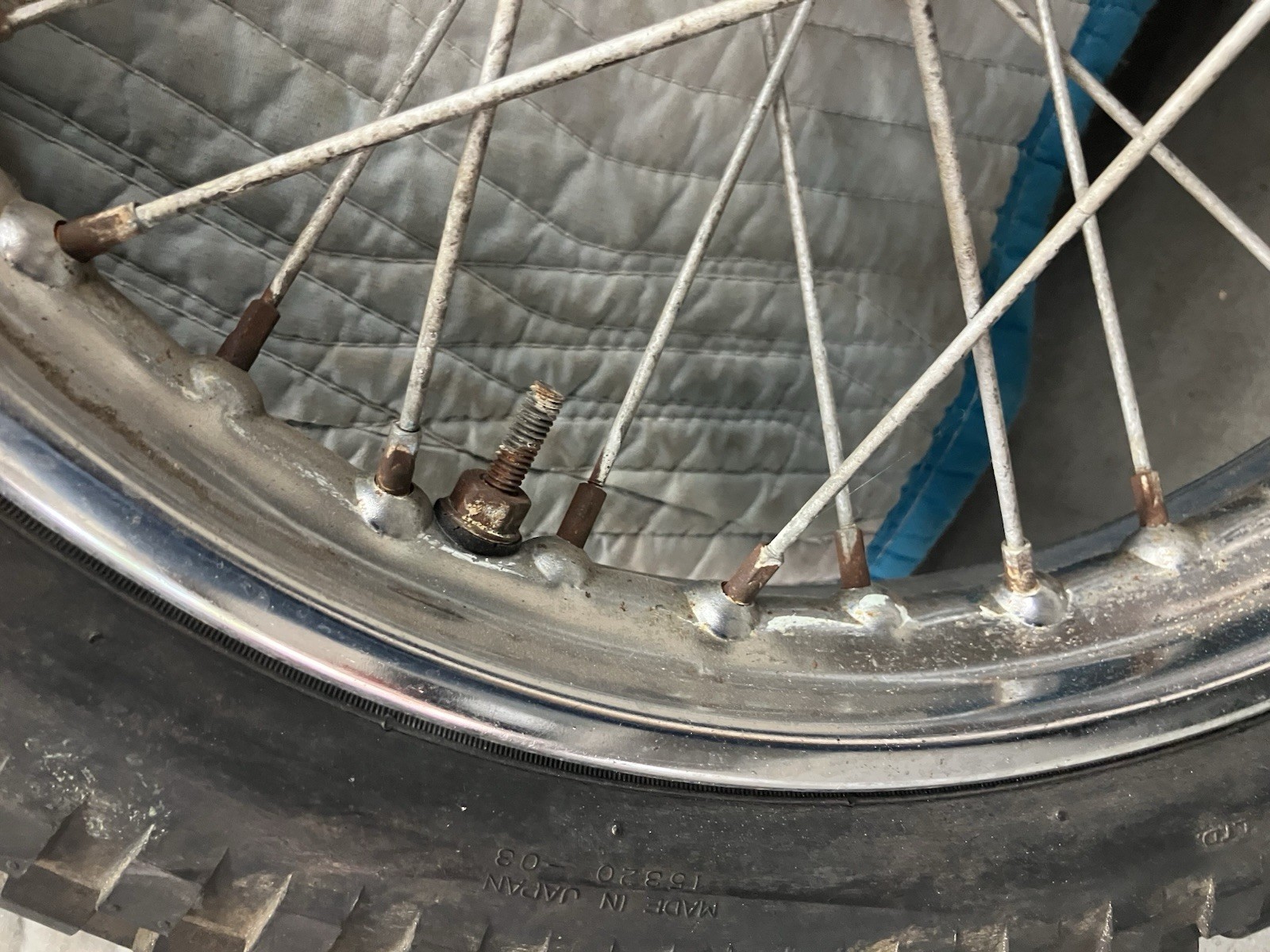 1974-1978 Aermacchi Harley Davidson SX175/250 18″ rear wheel assy w/tire USED
