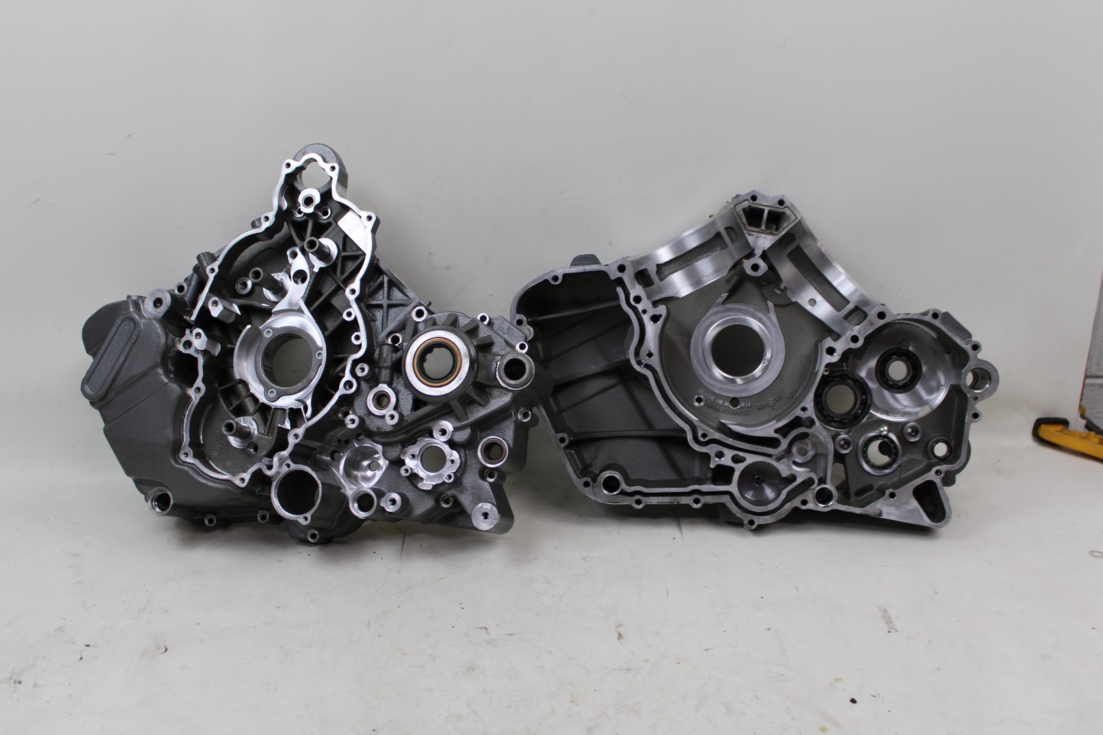 KTM RC8 R RC8R 09-14 OEM Engine Crankcases Crank Cases Block 6913000004424