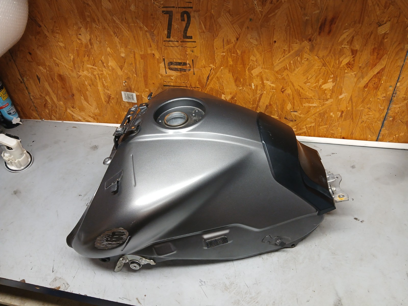 2015-2020 Yamaha FJ-09 Gas Tank Fuel Cell Petrol Reservoir OEM 15-2020 2015