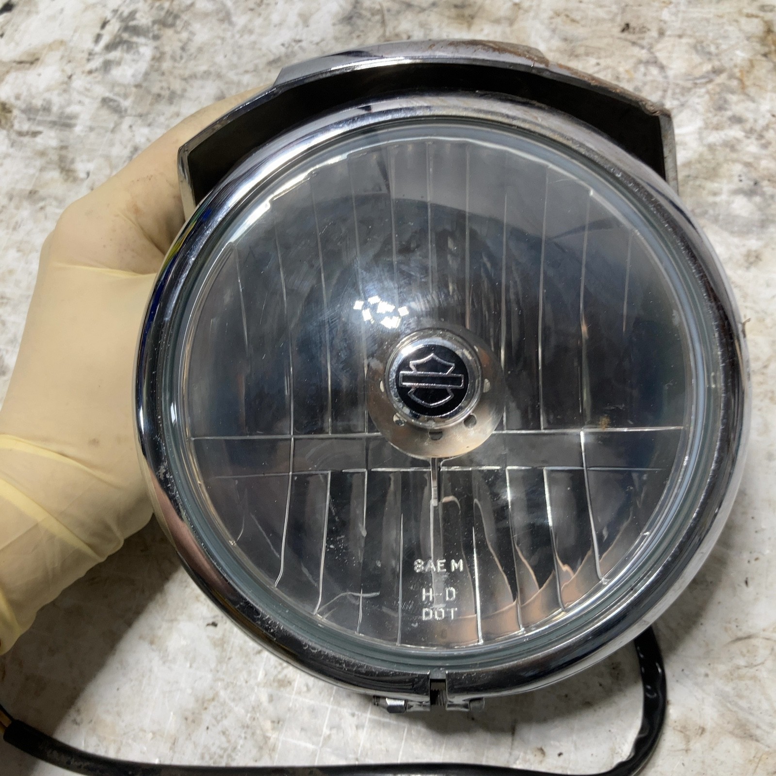 2005 Harley Dyna OEM Headlight Headlamp Shell Bucket Lens Visor
