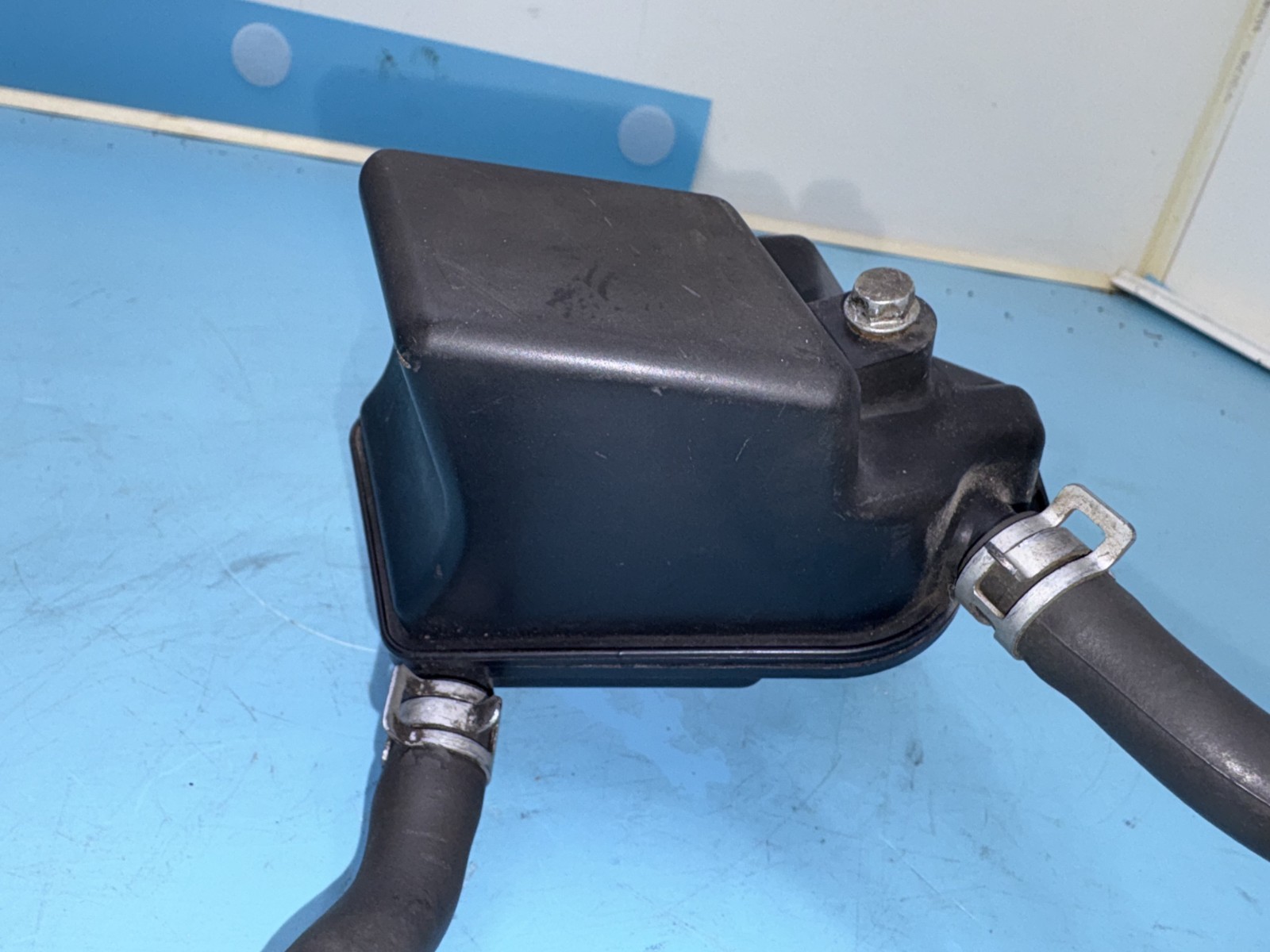 2003 03-04 Kawasaki KLX400SR Breather Separator