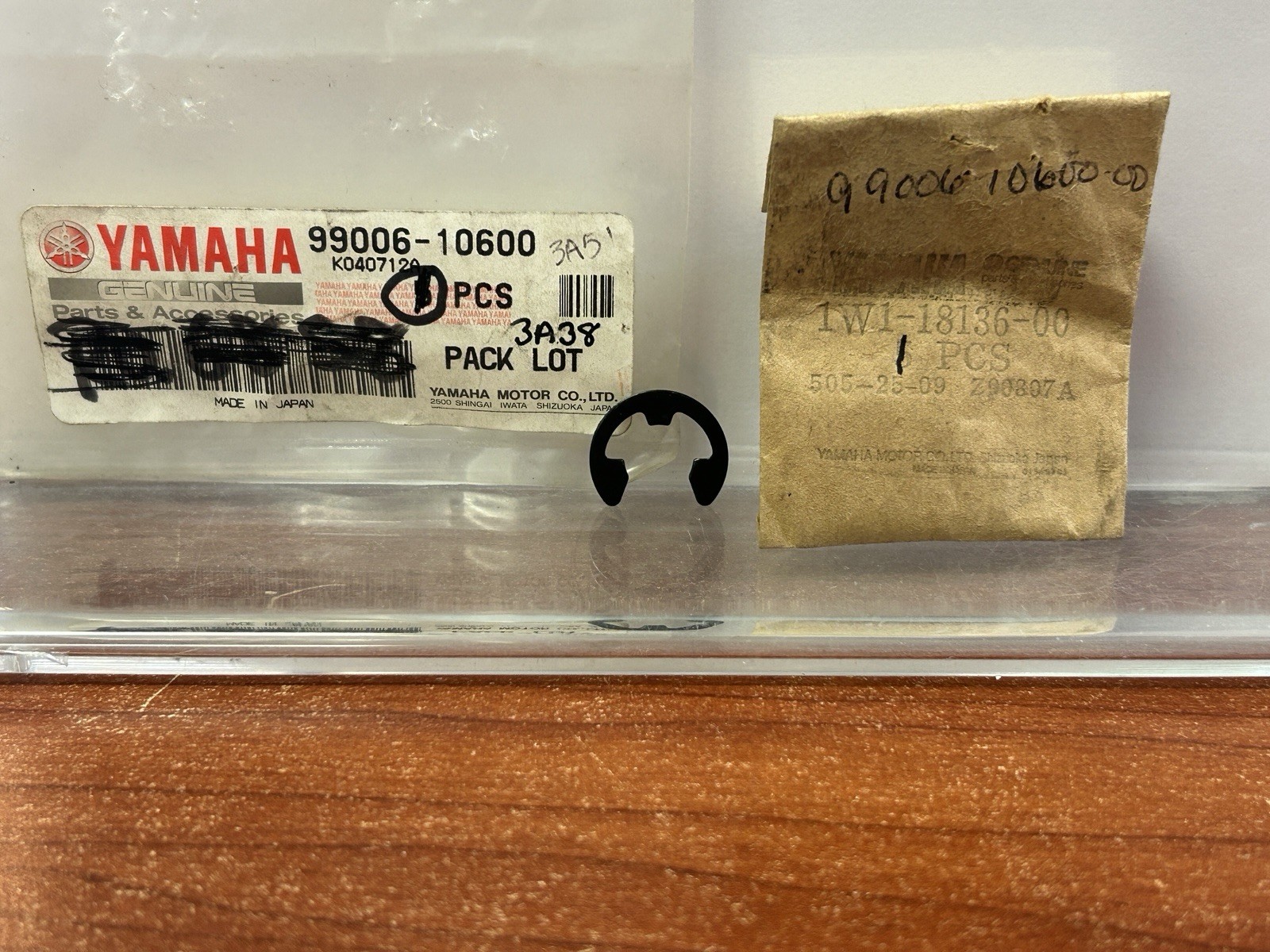 NEW NOS Yamaha Circlip OEM # 99006-10600-00 SEE FITMENT BELOW