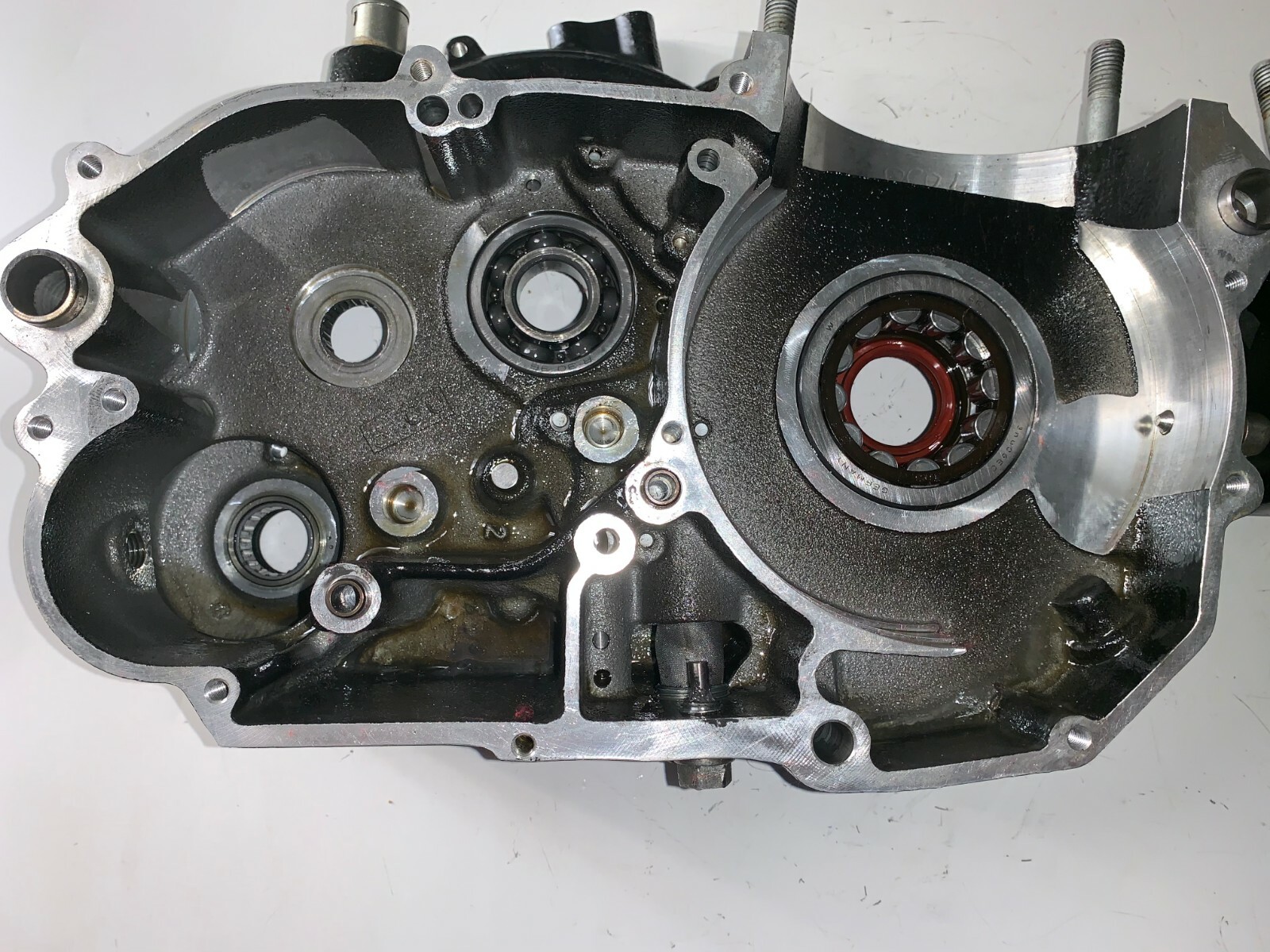 2001 KTM 400 LC4 OEM SET CRANKCASE LEFT RIGHT TRANSMISSION BOX BOTTOM END