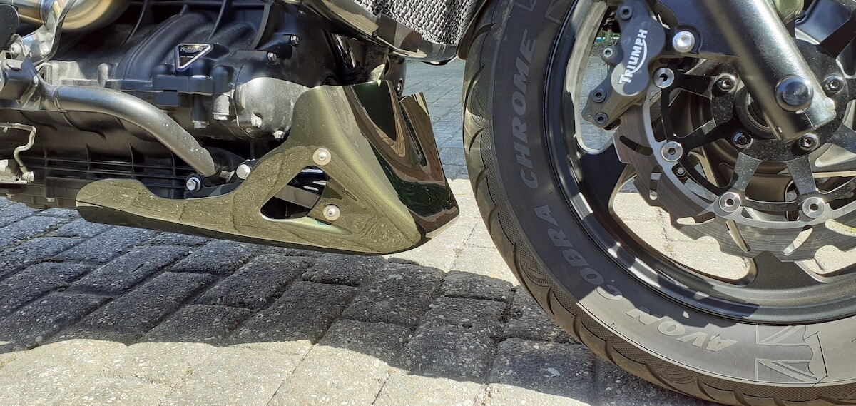 TRIUMPH ROCKET 3 BELLY PAN – BLACK FIBREGLASS – MID SIZE –