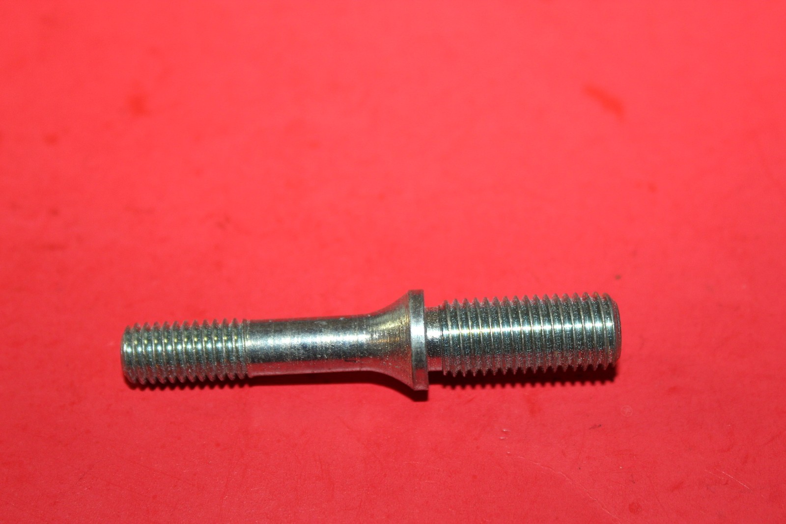 NOS HONDA 75 76 CR250 MR250 ELSINORE CYLINDER STUD BOLT OEM # 90032-381-000