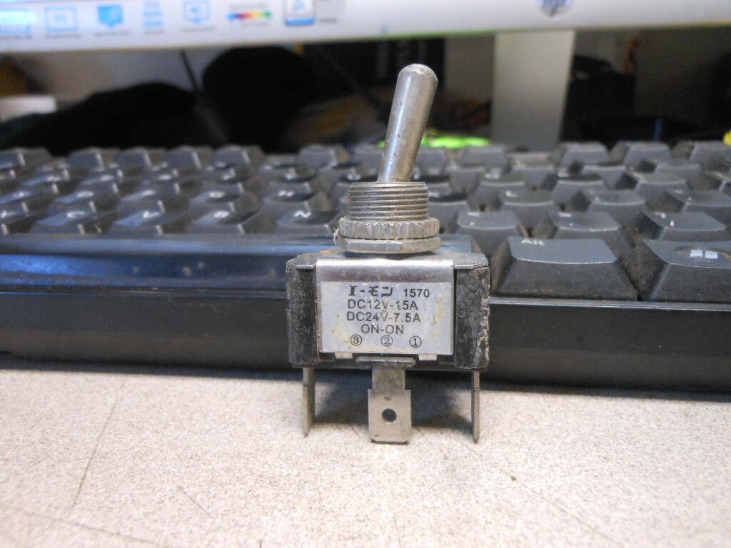 Japanese 3 Prong Toggle On Switch DC12V-15A DC24V-7.5A 1570