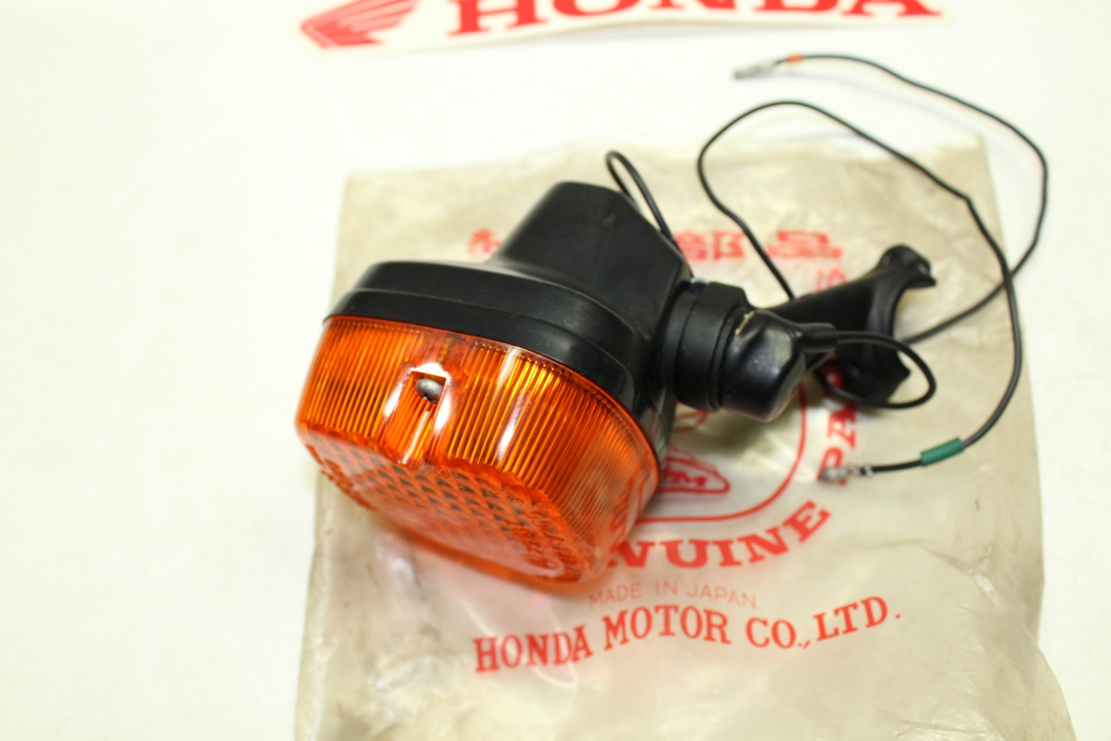 NOS Genuine HONDA XL250 XL250S XL500S FRONT LEFT TURN SIGNAL OEM # 33350-435-670