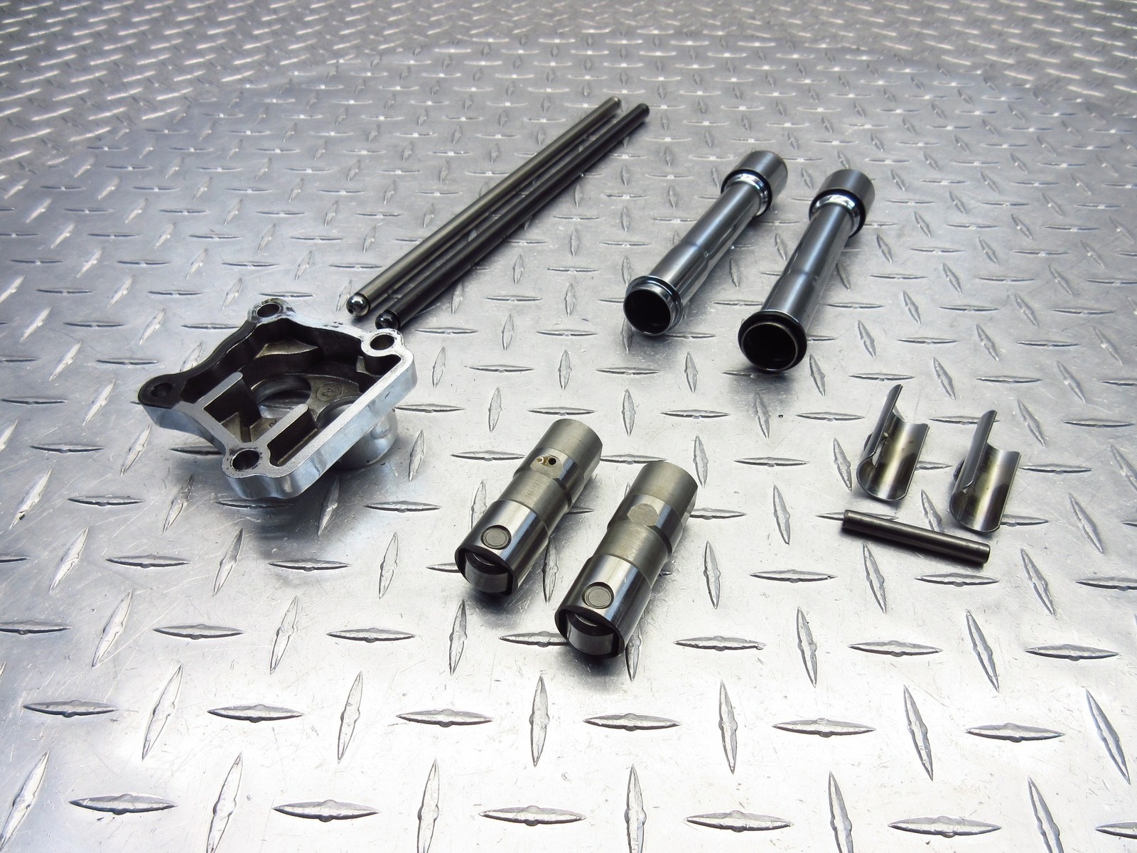 2002 02 HARLEY DAVIDSON FXDL DYNA LOW RIDER REAR PUSHRODS COVER BOLTS LIFTER