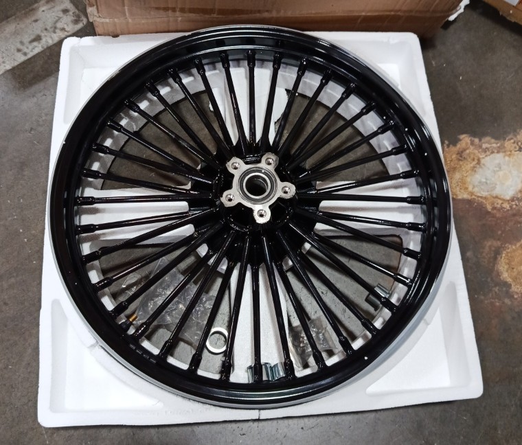 21X2.15 Fat Spoke Front Wheel Rim For Harley Dyna Street Bob Super Glide Used