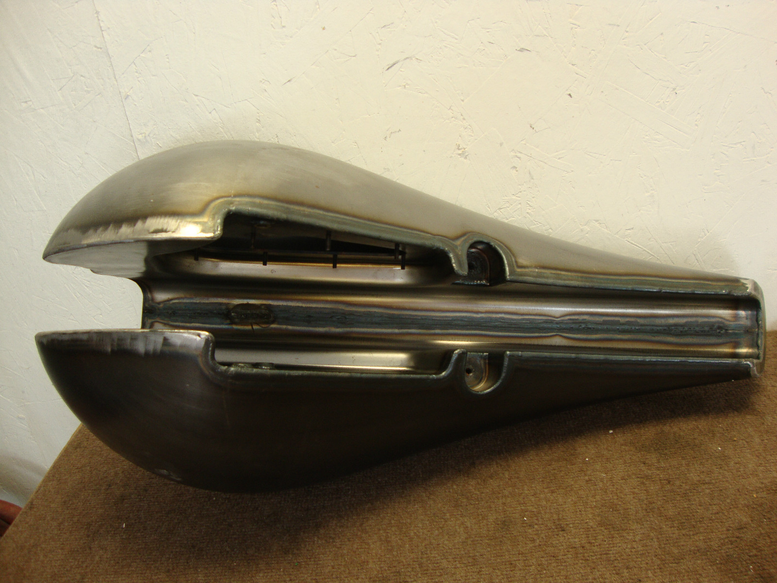 BIG DOG MOTORCYCLES 2009-10 BULLDOG BAGGER EFI RAW STEEL GAS TANK OEM CUSTOM