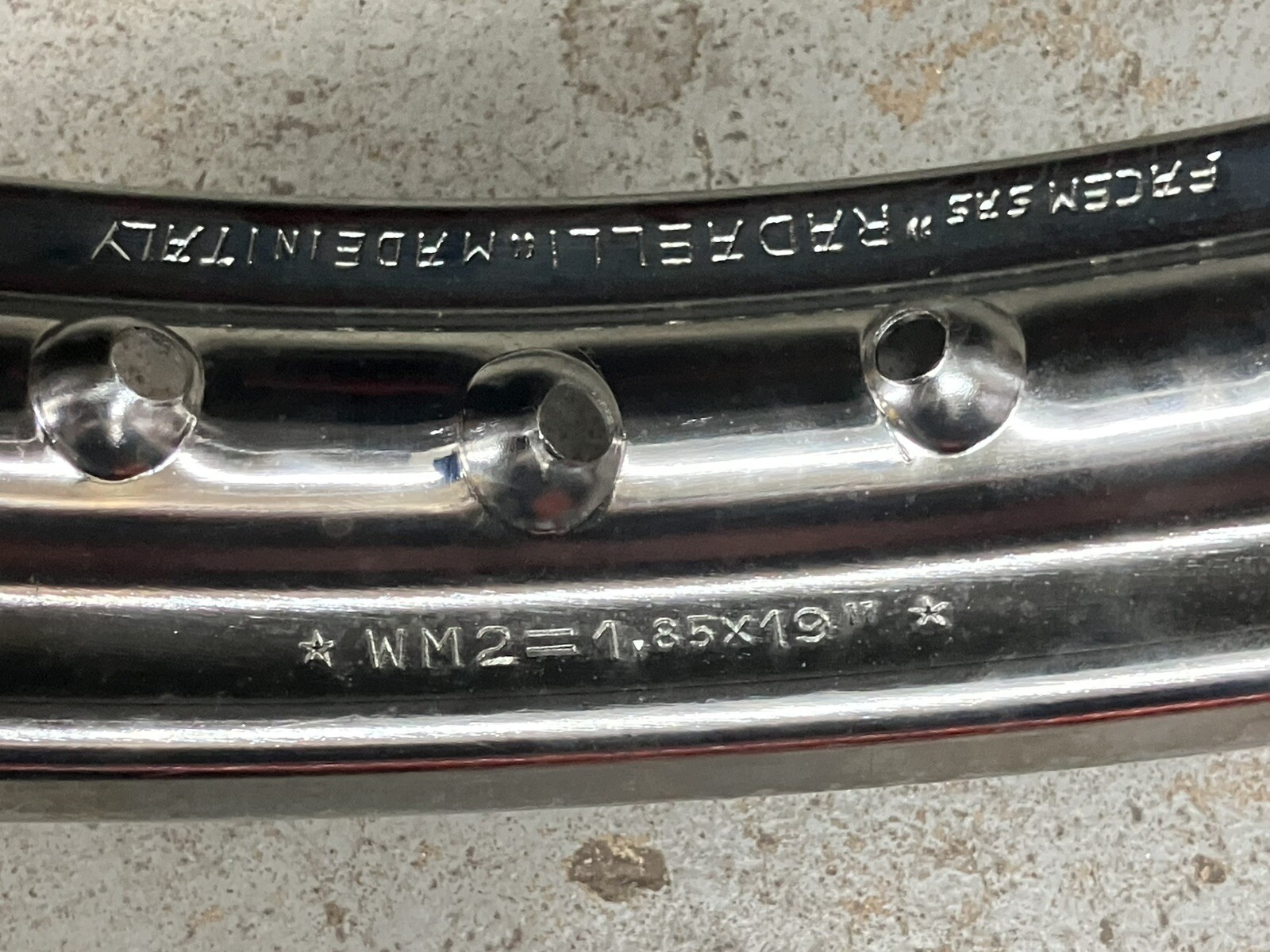 Aermacchi Harley Davidson SX175cc 1974-1978 19″ 1.85 WM2 front rim NOS 43013-78p