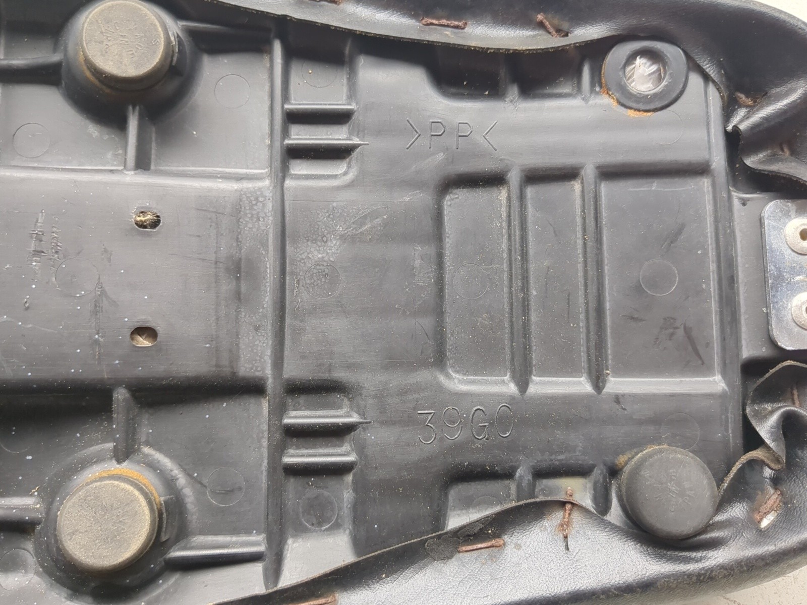 05-09 Suzuki VZ800 Boulevard M50 Rear Passenger Seat 45300-39G00-48H