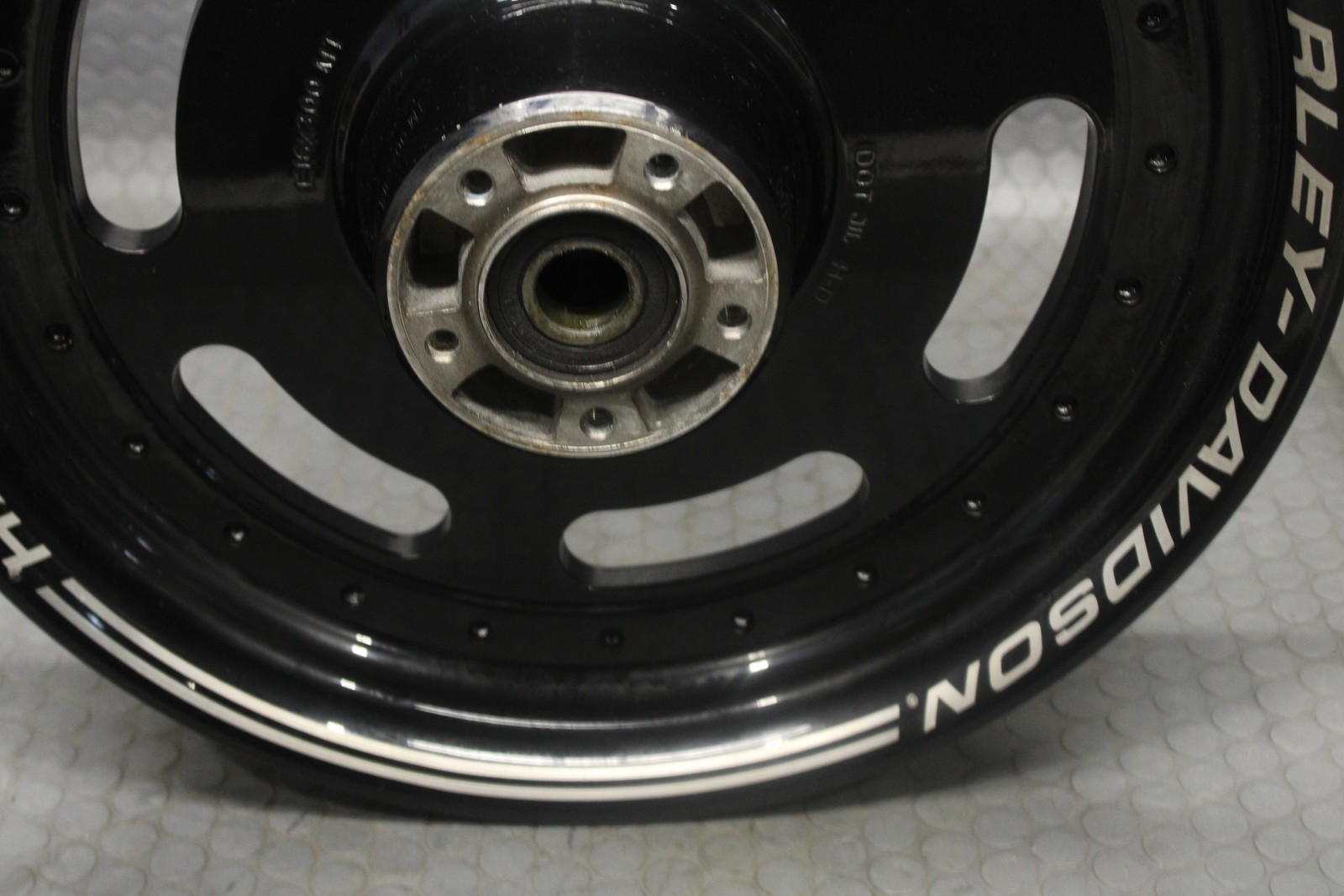 2016 Harley Davidson Dyna Fat Bob Fxdf Front Wheel Rim