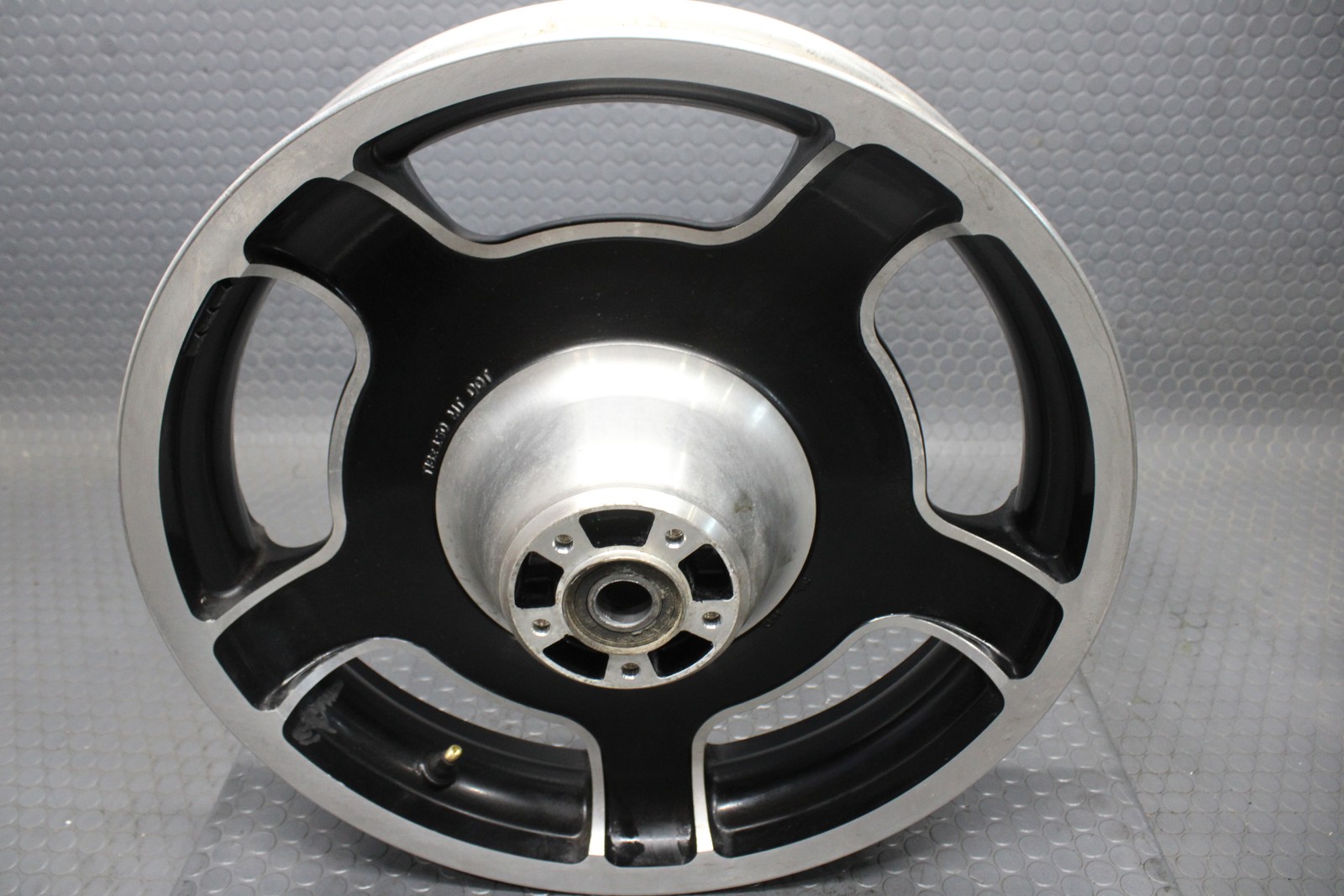 10-13 Harley Street Road Airstrike 5 Spoke Front Wheel Rim 18×3.5 OEM 47871-10