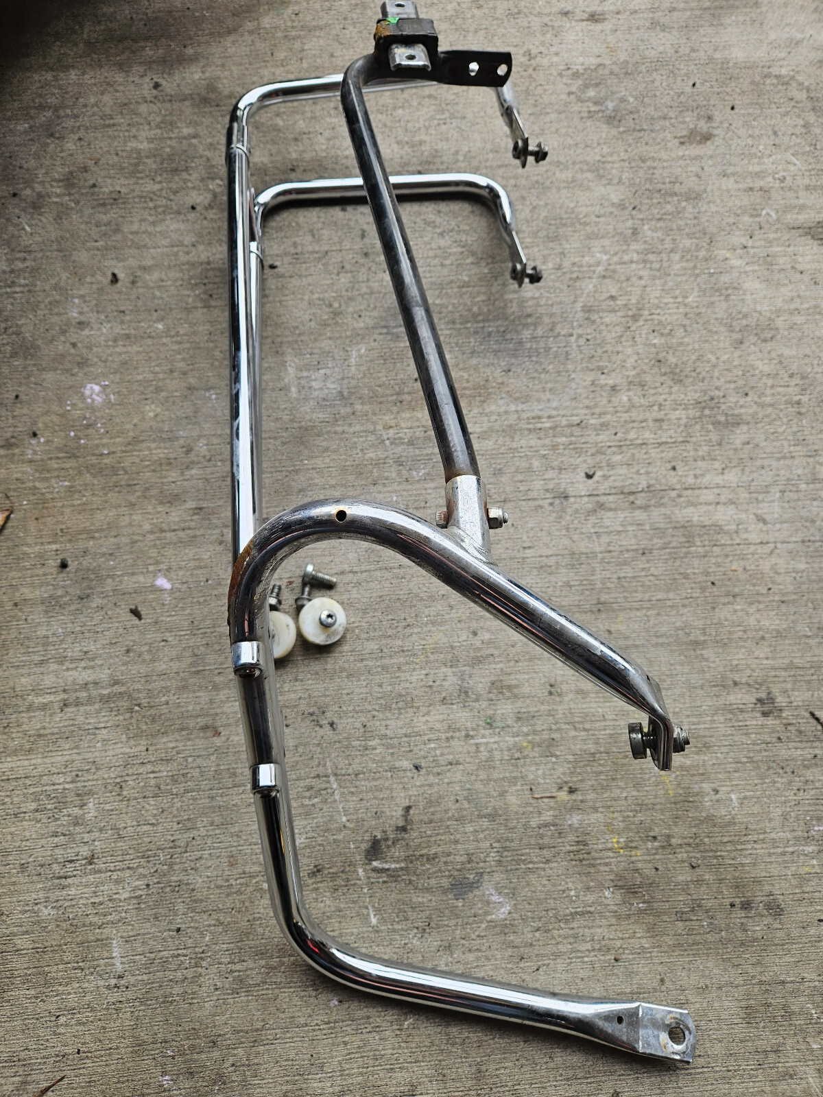 00 Harley Davidson Electra Glide FLHT Left Luggage Mount Bracket Saddlebag Hold