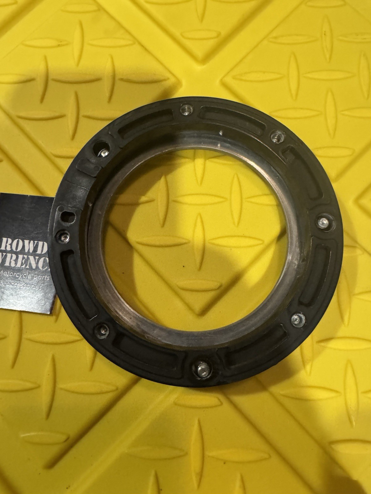 Harley Dyna Center Fill Fuel Tank Gas Cap Trim Ring And Retainer Parts 2004-17