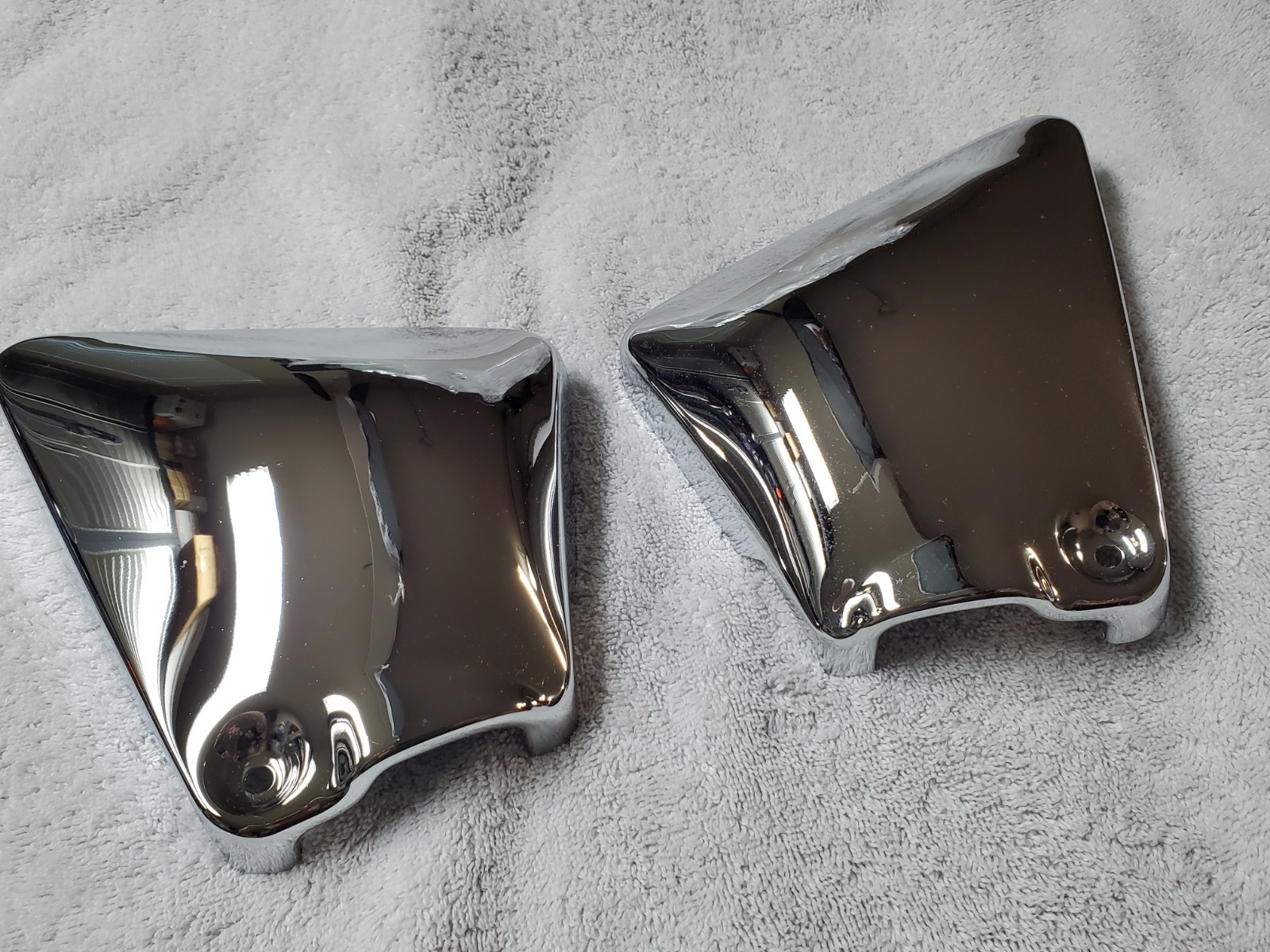 Harley Davidson V-Rod Smooth Side Cover Kit, PN 66330-03