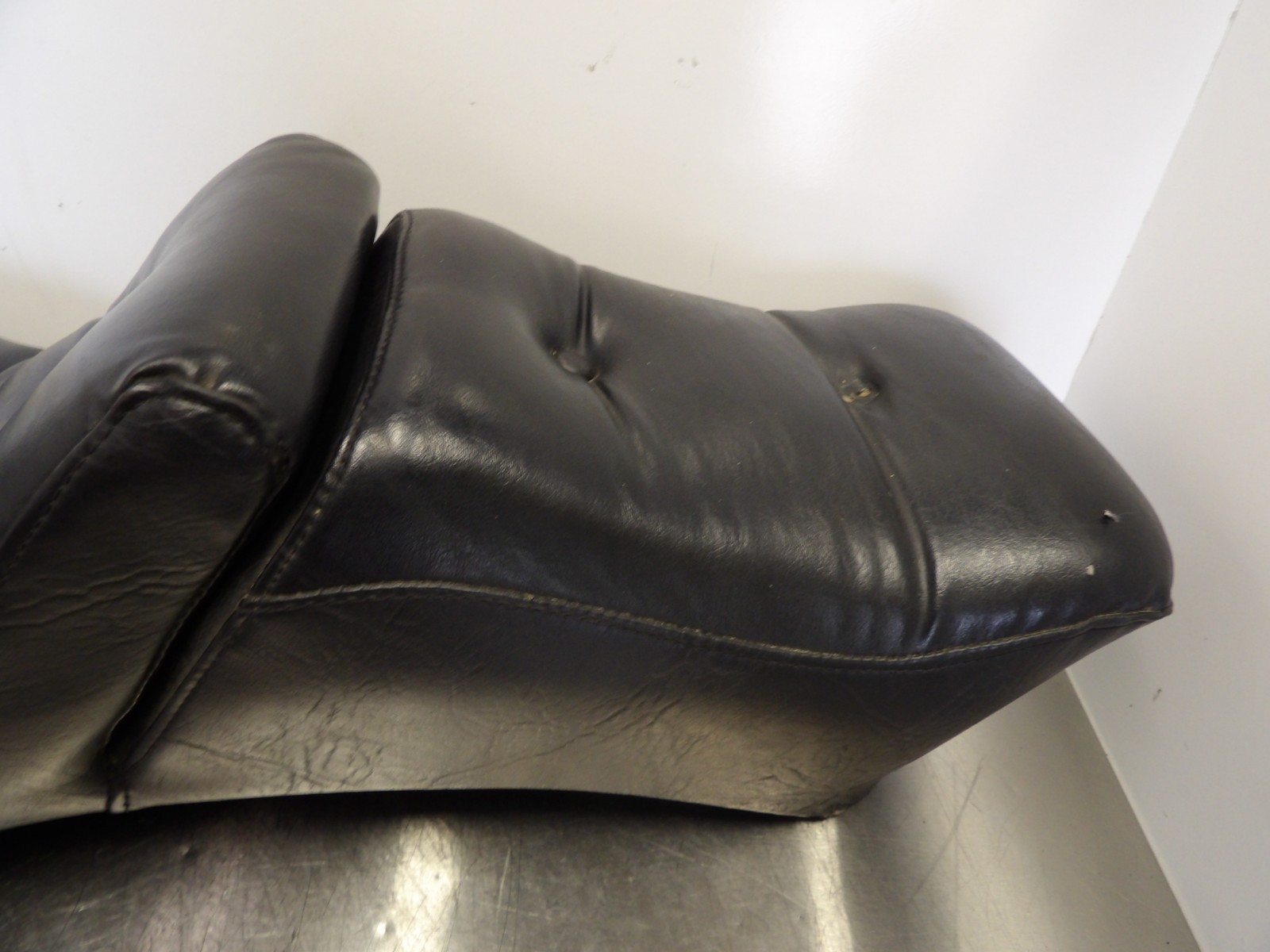Mustang One-Piece Duke Seat for FX/FL Big Twin ’58-84