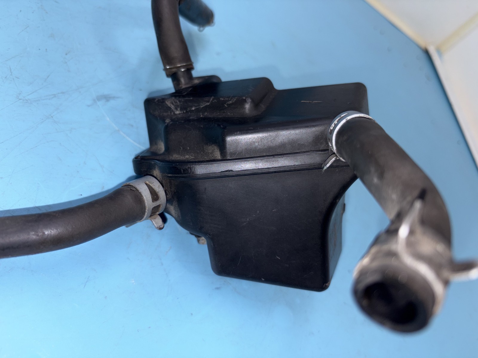 2003 03-04 Kawasaki KLX400SR Breather Separator