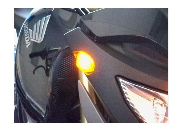 Honda CB1000R Front LED Turn Signal Kit w/ LED Flasher Relay – Clear Lens